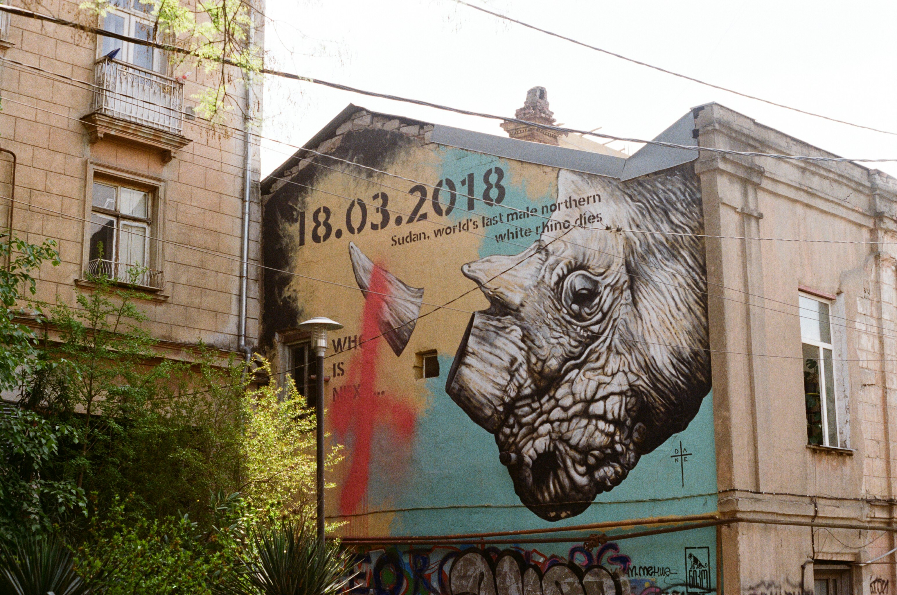 UHAB | art hub & wine bar