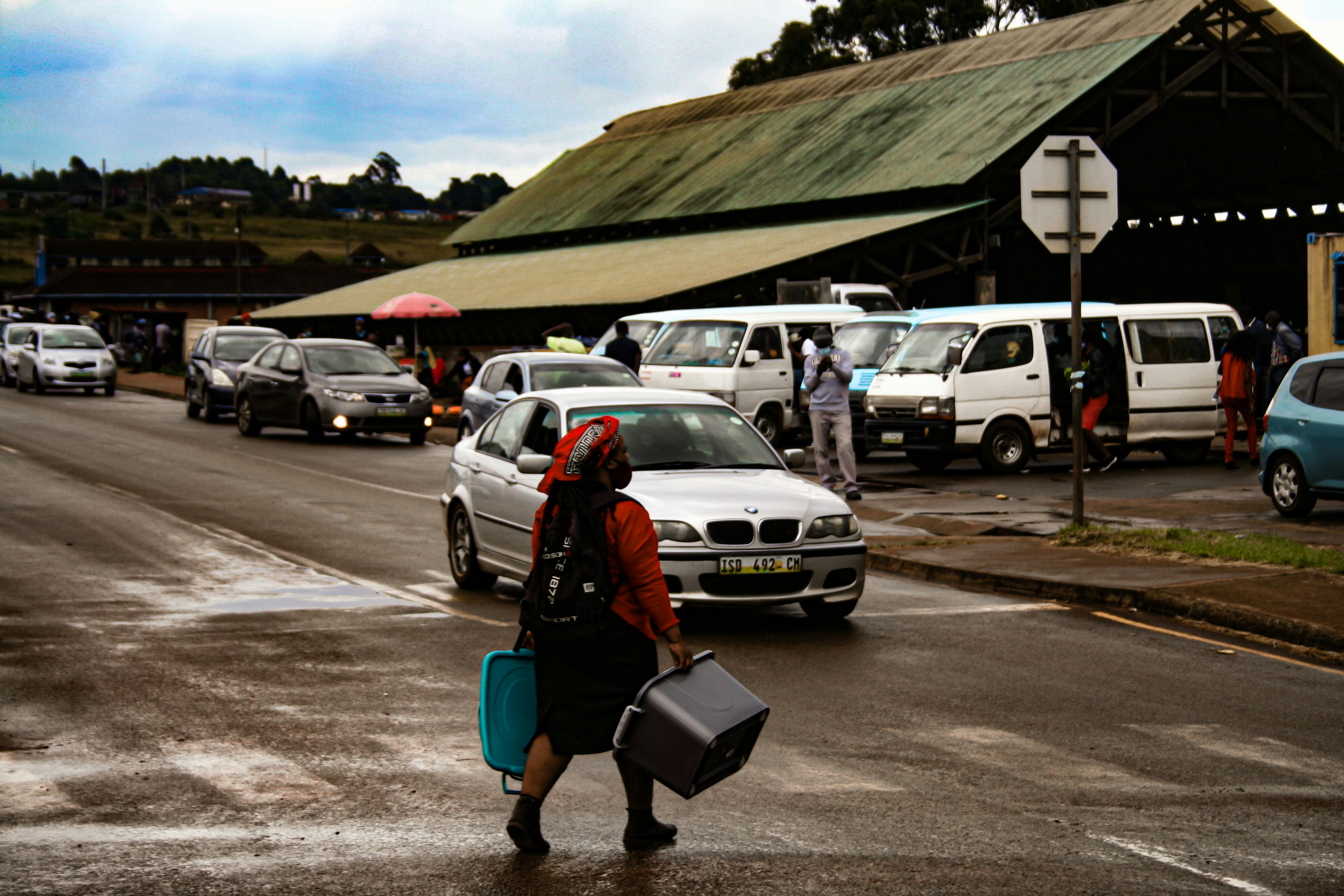 Afryka odczuwa skutki wojny z Iranem. Racjonowanie paliwa i rozwodniona benzyna
