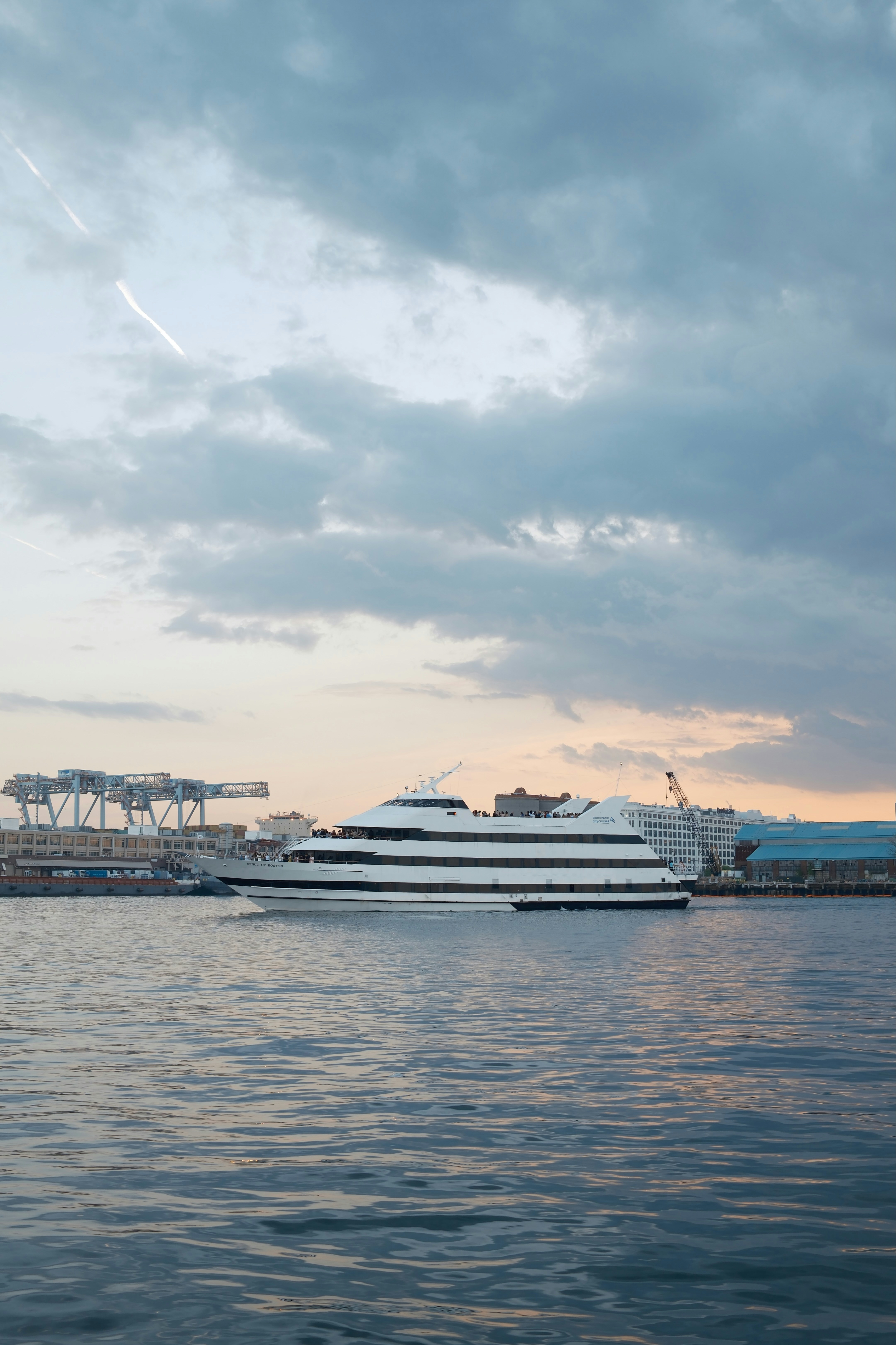 Photo by leonbredella