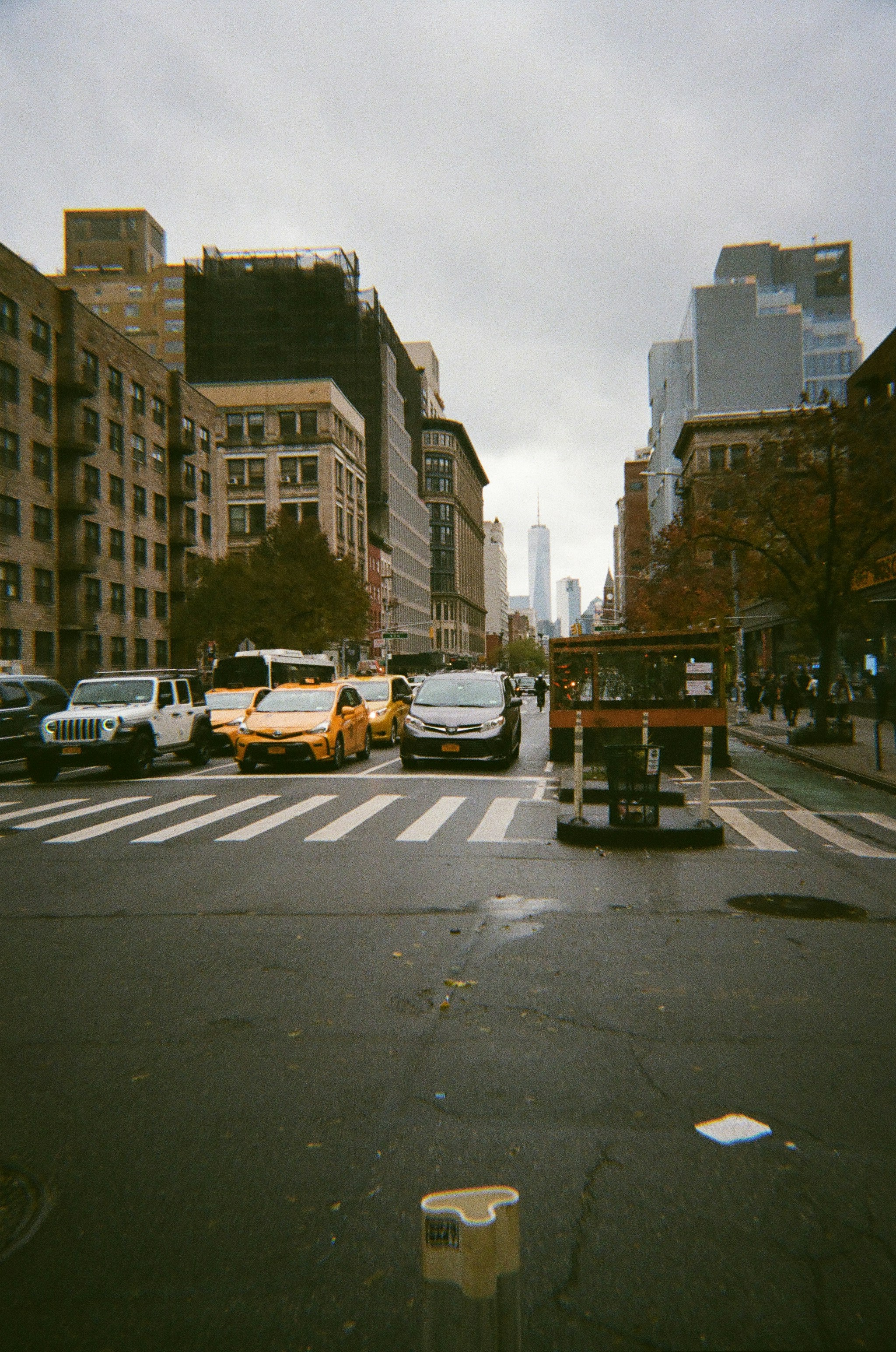 photo-1746407758114-13272b495eb0?ixid=M3wxMjA3fDB8MXxzZWFyY2h8MTR8fHByb2Zlc3Npb25hbCUyMG9yZ2FuaXplciUyMG5ldyUyMHlvcmslMjBjaXR5fGVufDB8fHx8MTc2NDE1NTg1Nnww\u0026ixlib=rb-4.1.0