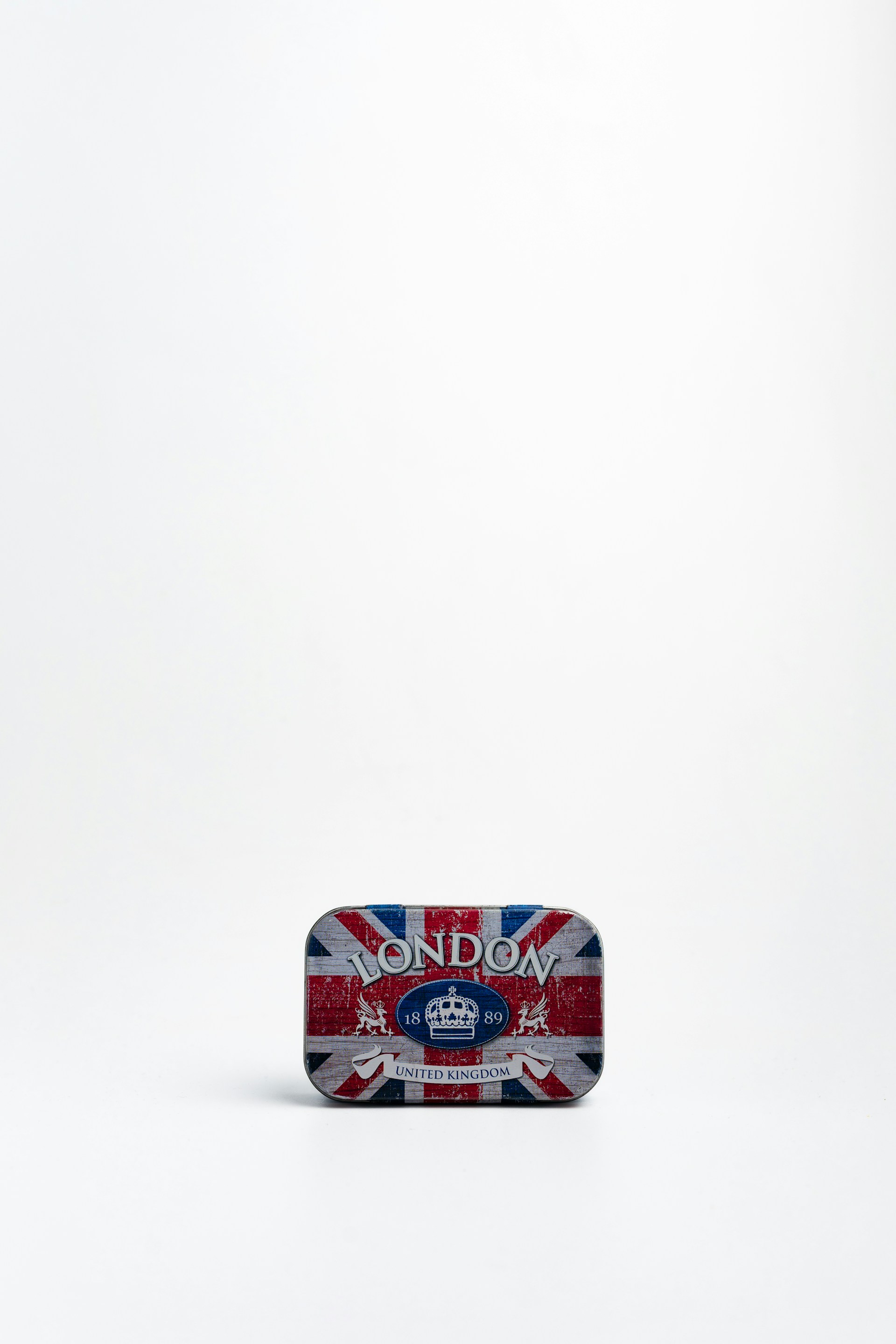 A london-themed trinket with the union jack.