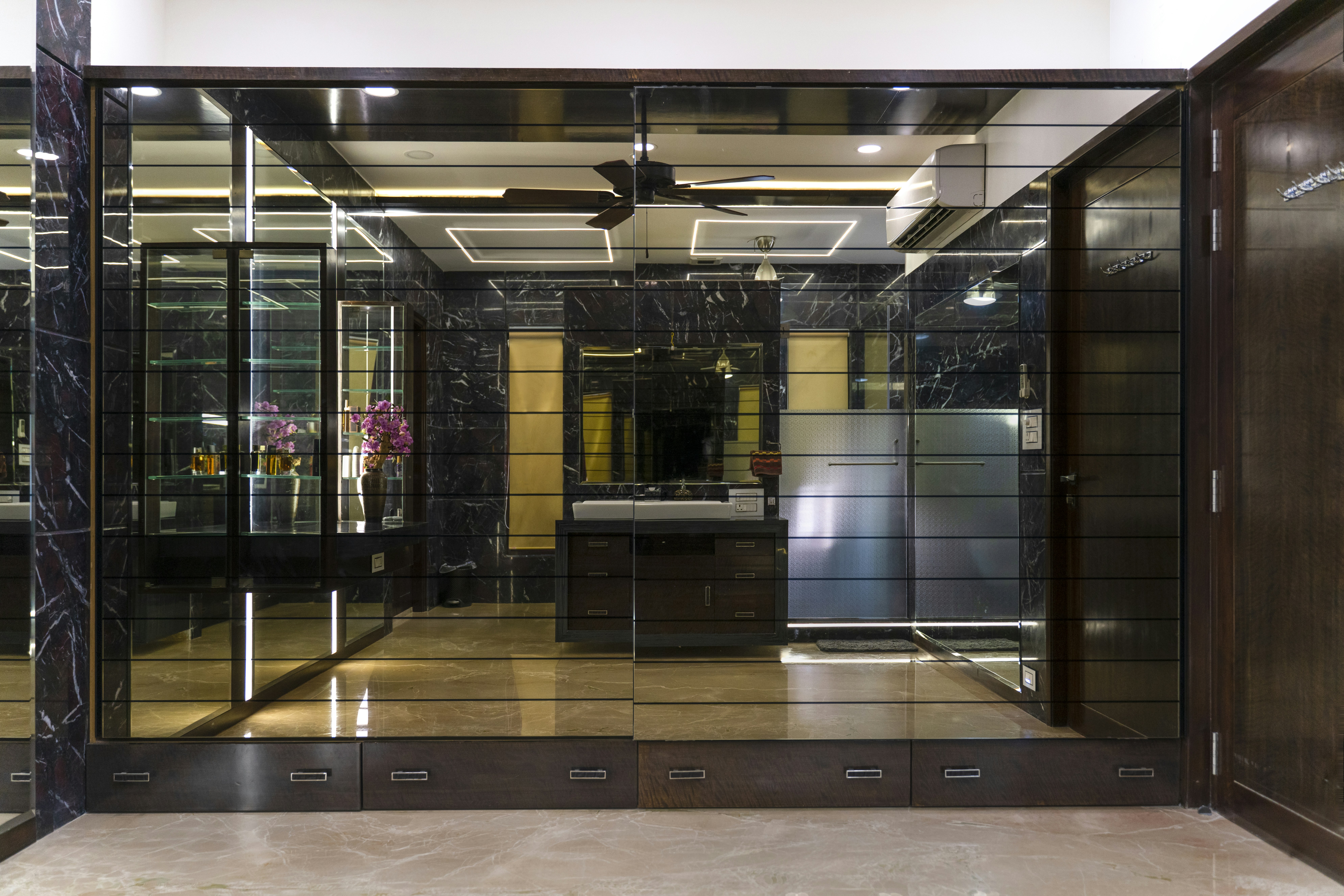 Modern mirrored office