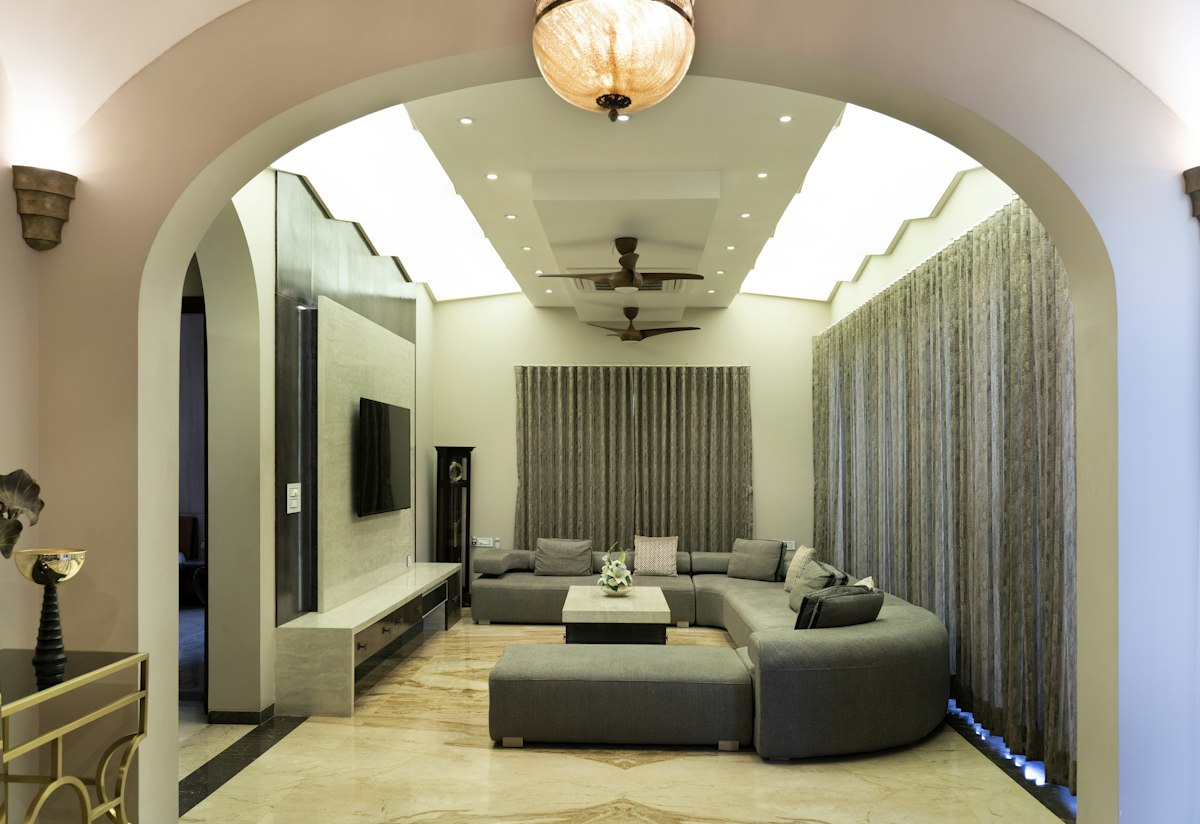 Home Cinema: Como Planejar Acústica e Conforto em Salas de Cinema Residenciais de Luxo