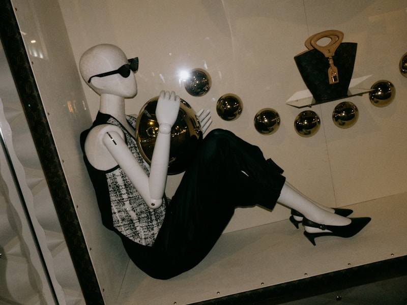Luxury mannequin with golden ball