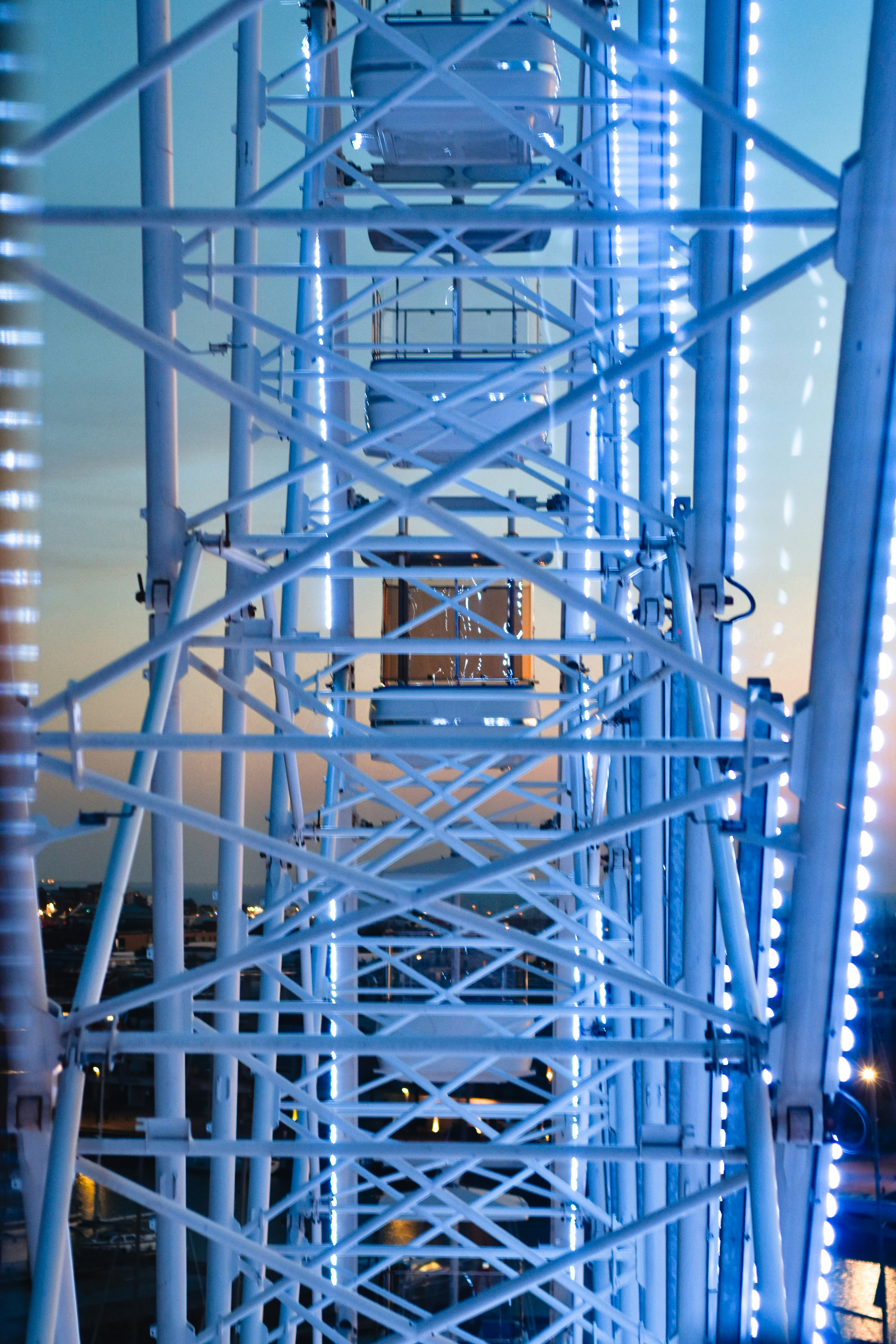 A blue ferris wheel's detailed structure.