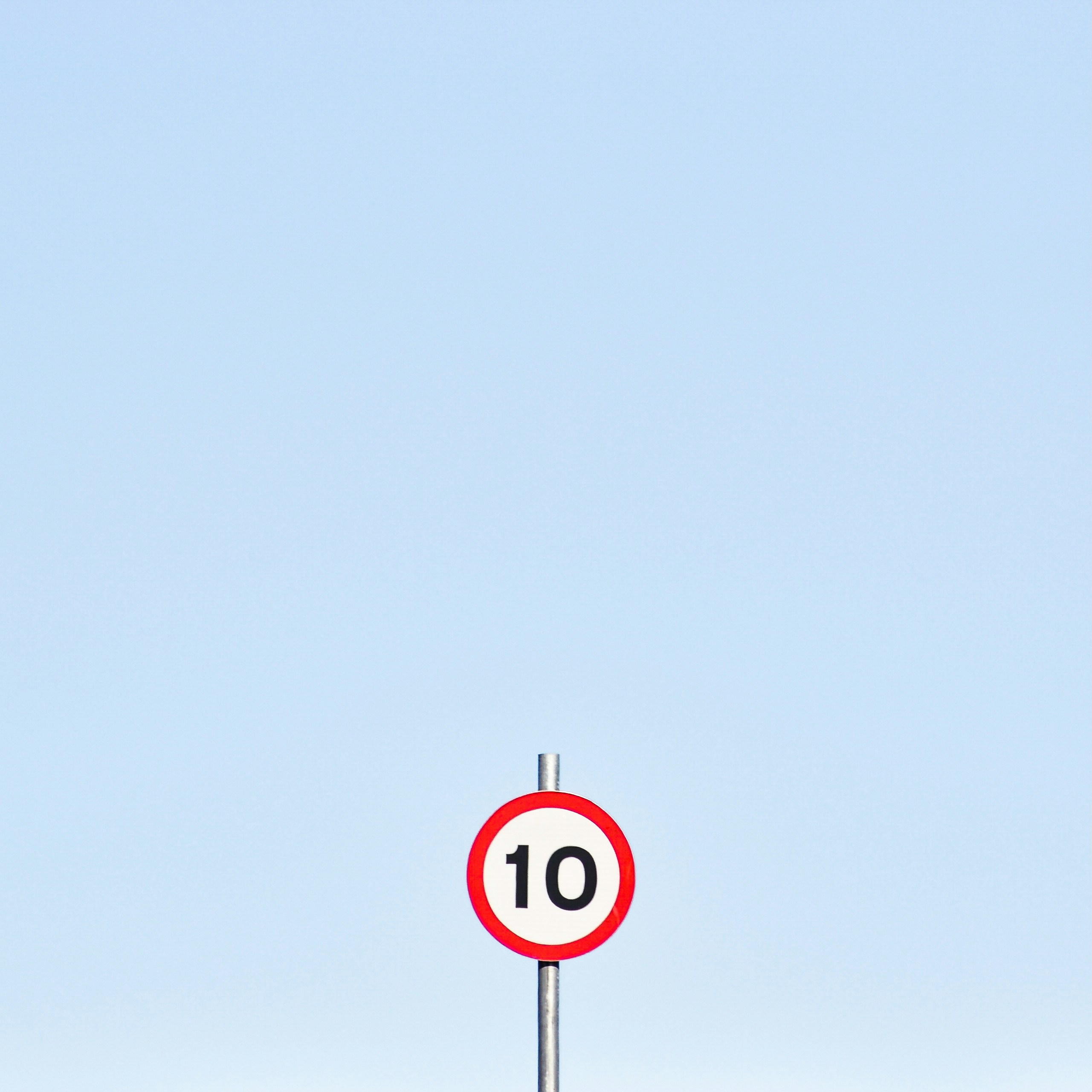 10 Mph Sign Pictures | Download Free Images on Unsplash