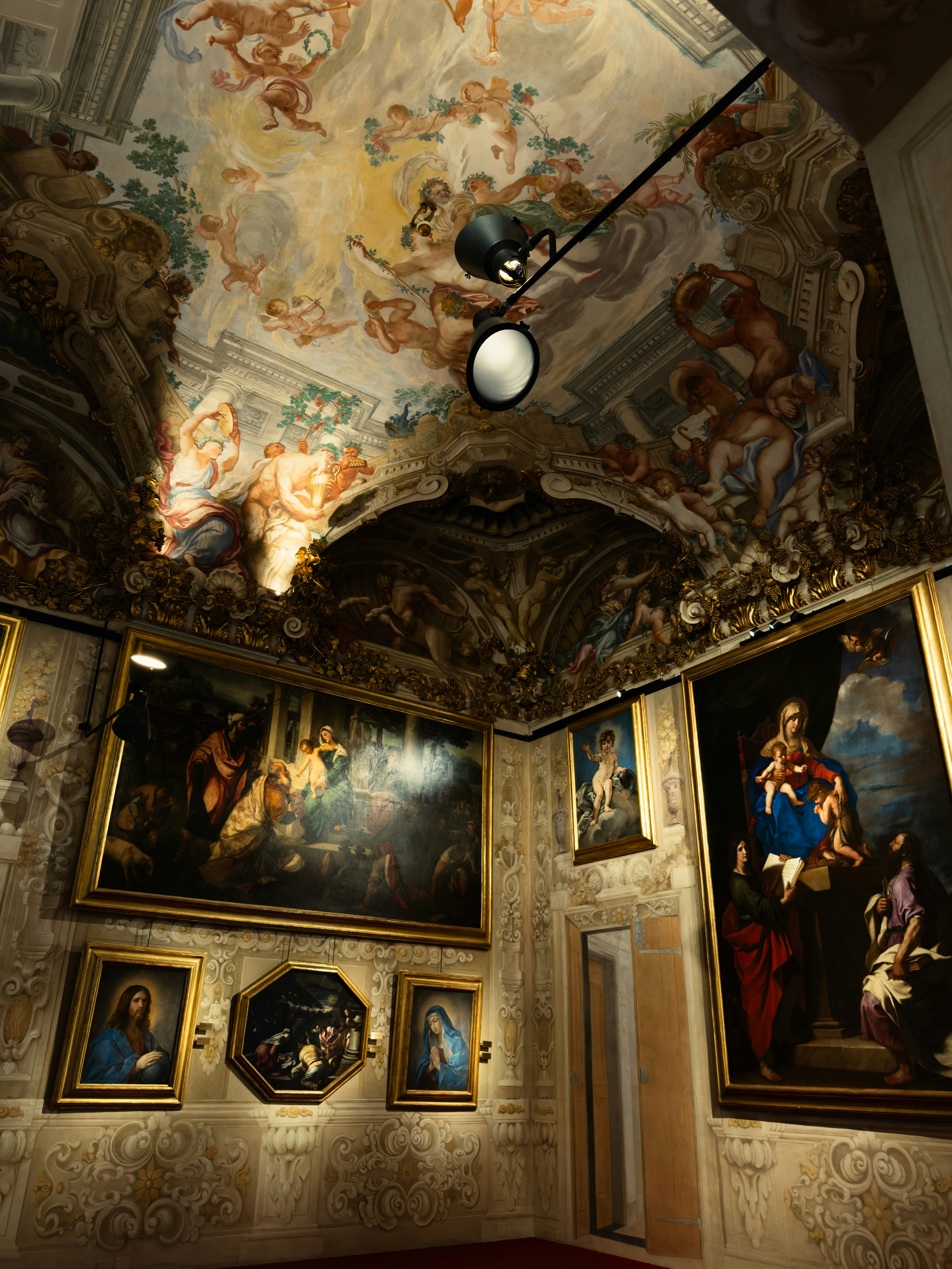 Photo by katekasiutich