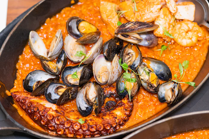 Arroz con mejillones y marisco