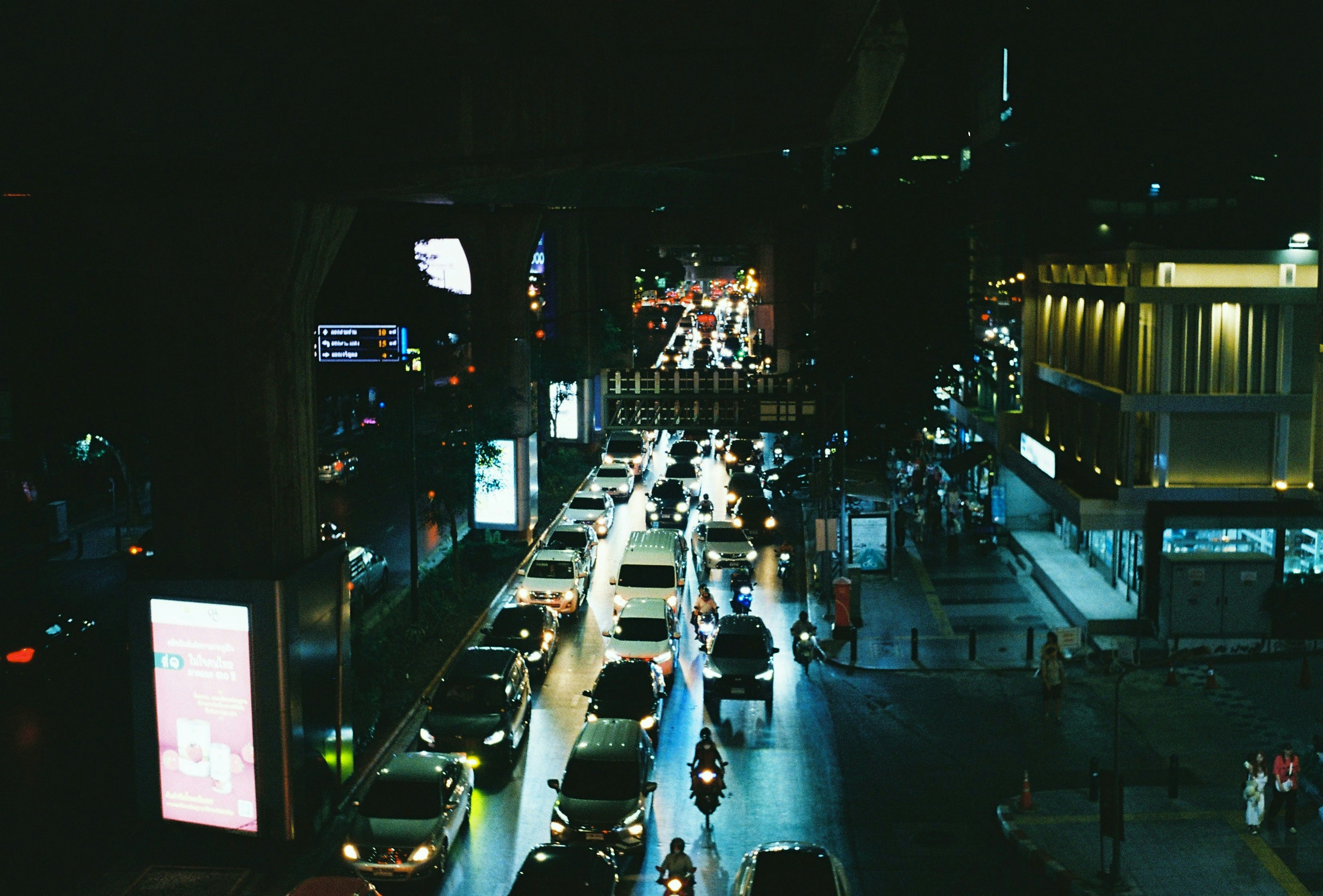 Photo by c_sritippho