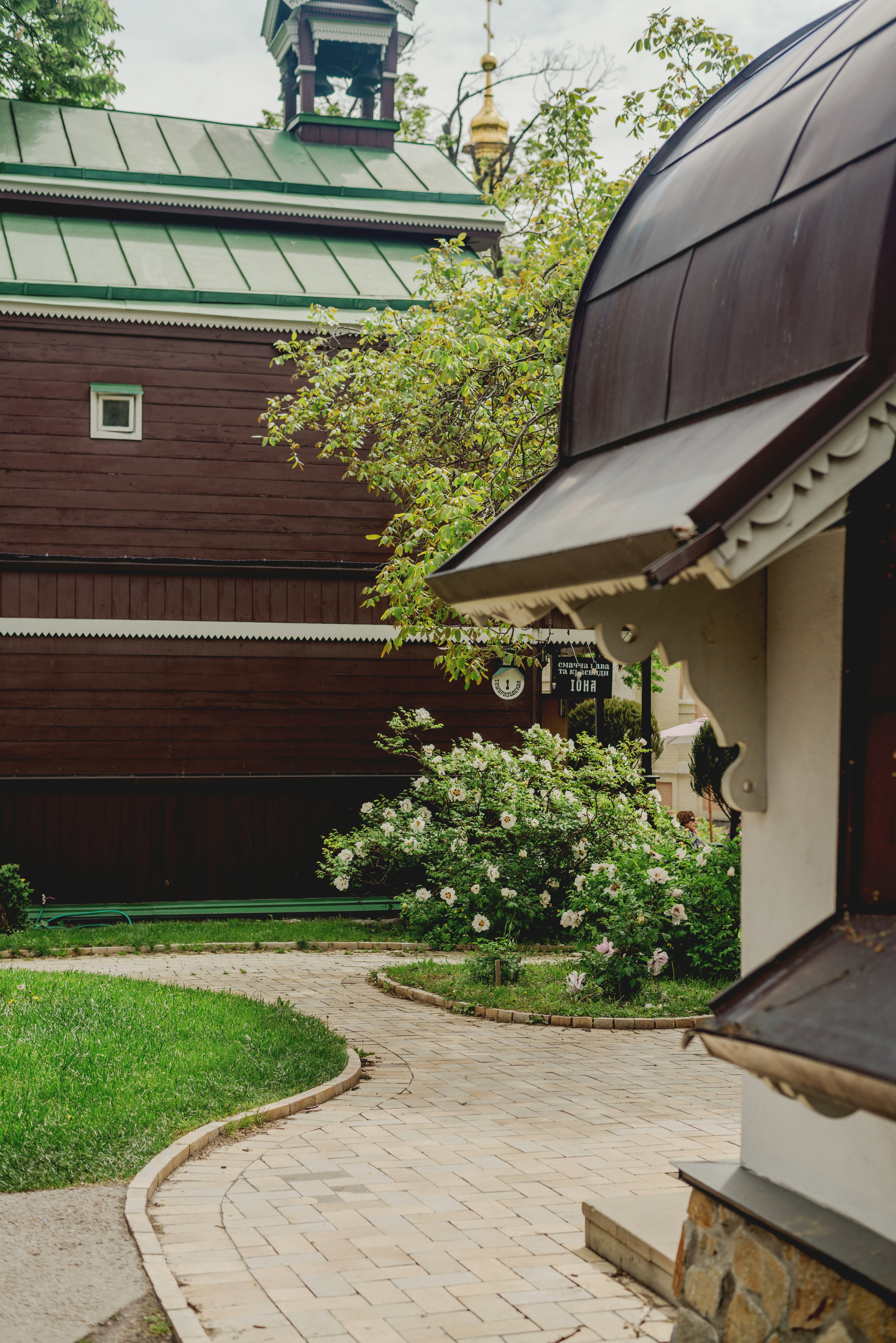 Photo by eugenivy_now