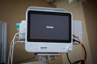 Fully enclosed fanless medical PC for healthcare wayfinding and patient monitoring.