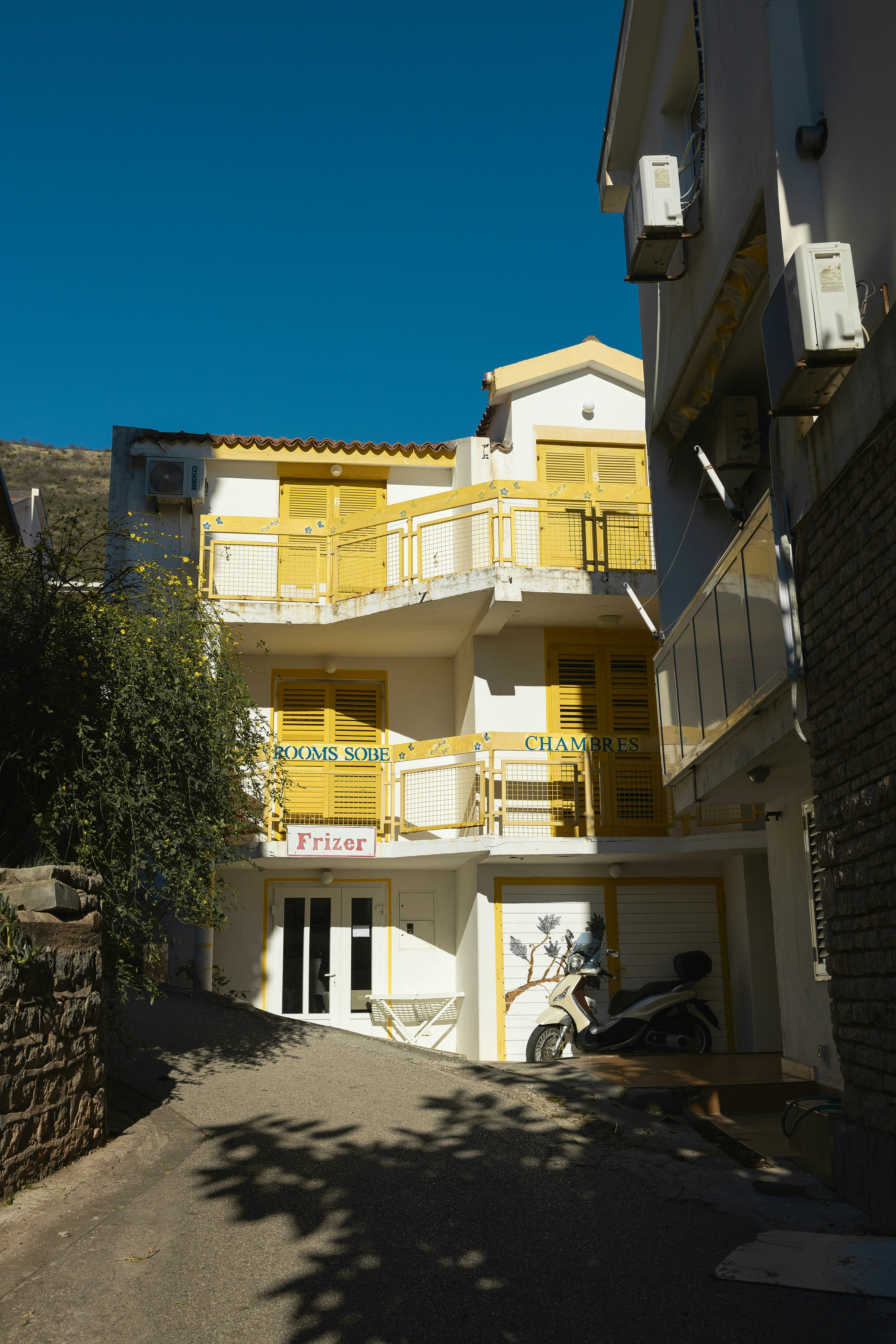 Photo by alexanderafan