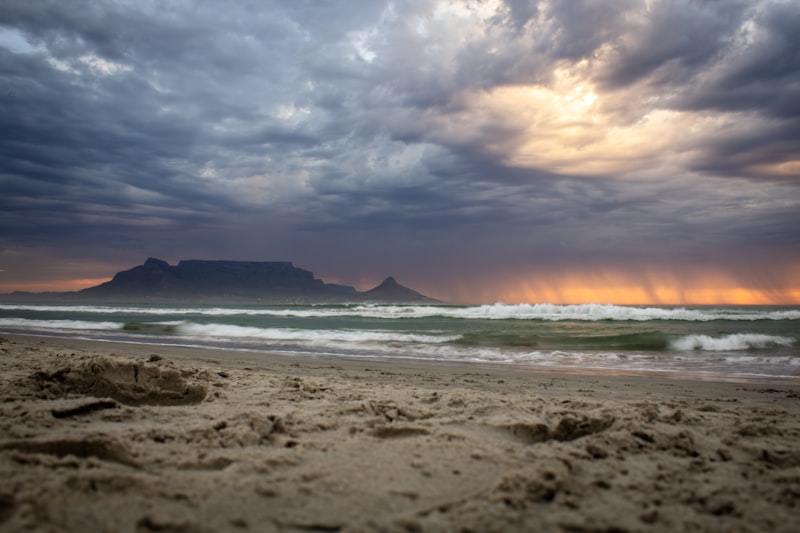 Sundowner spots on the KZN South Coast — coastal views at dusk