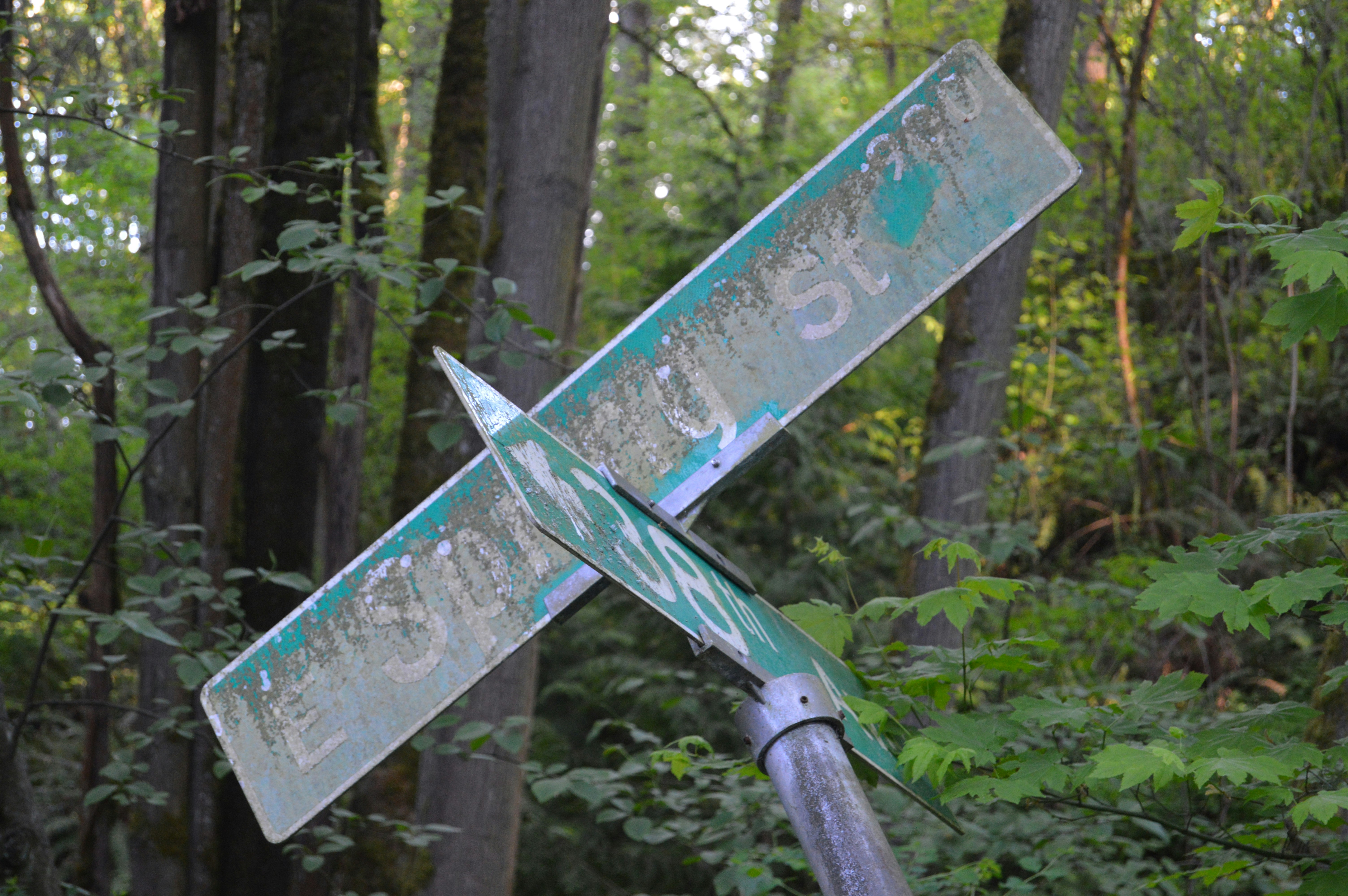 10 Tools You Need for Outdoor Metal Sign Projects
