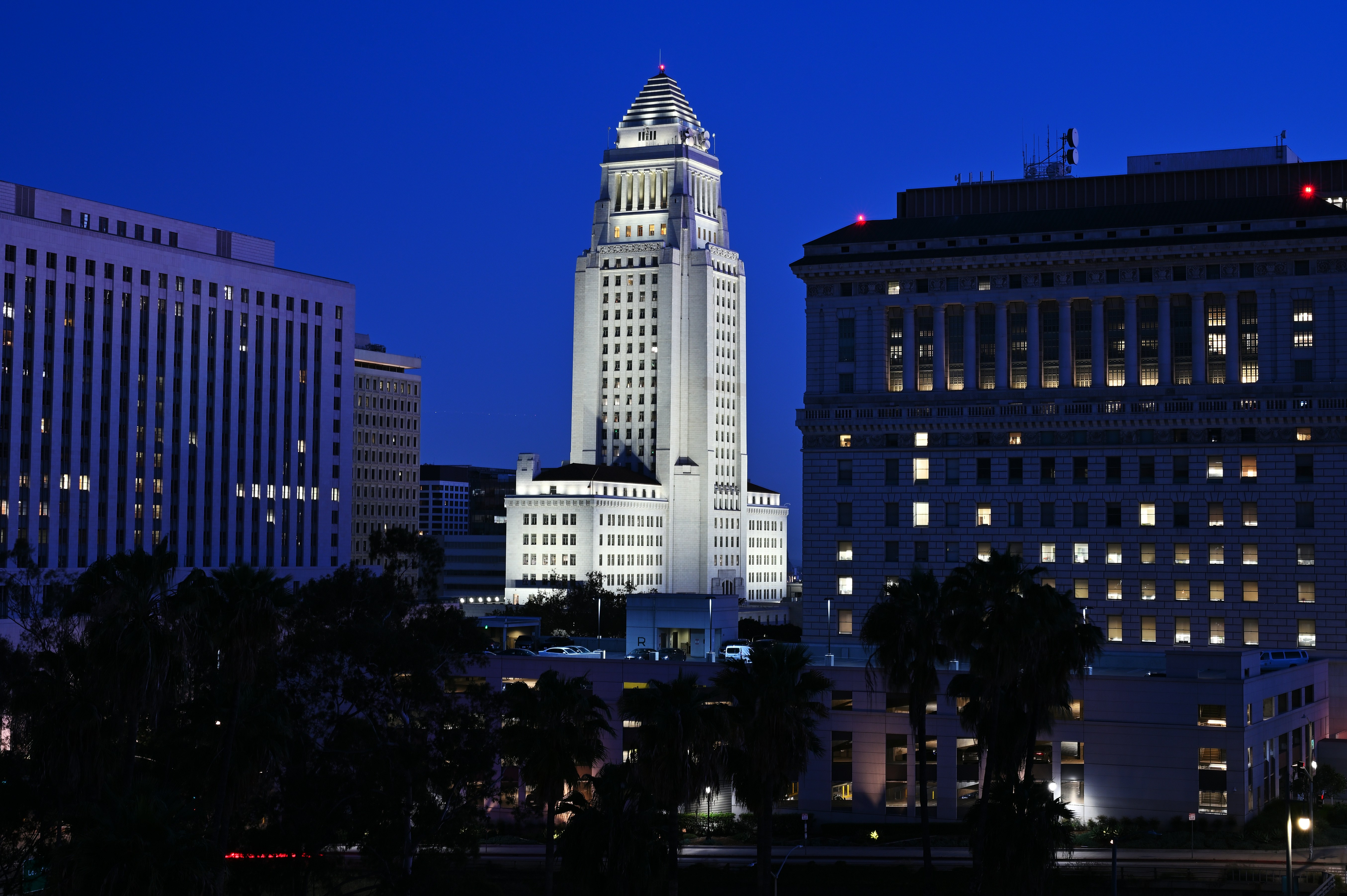 Los angeles city hall at dusk.