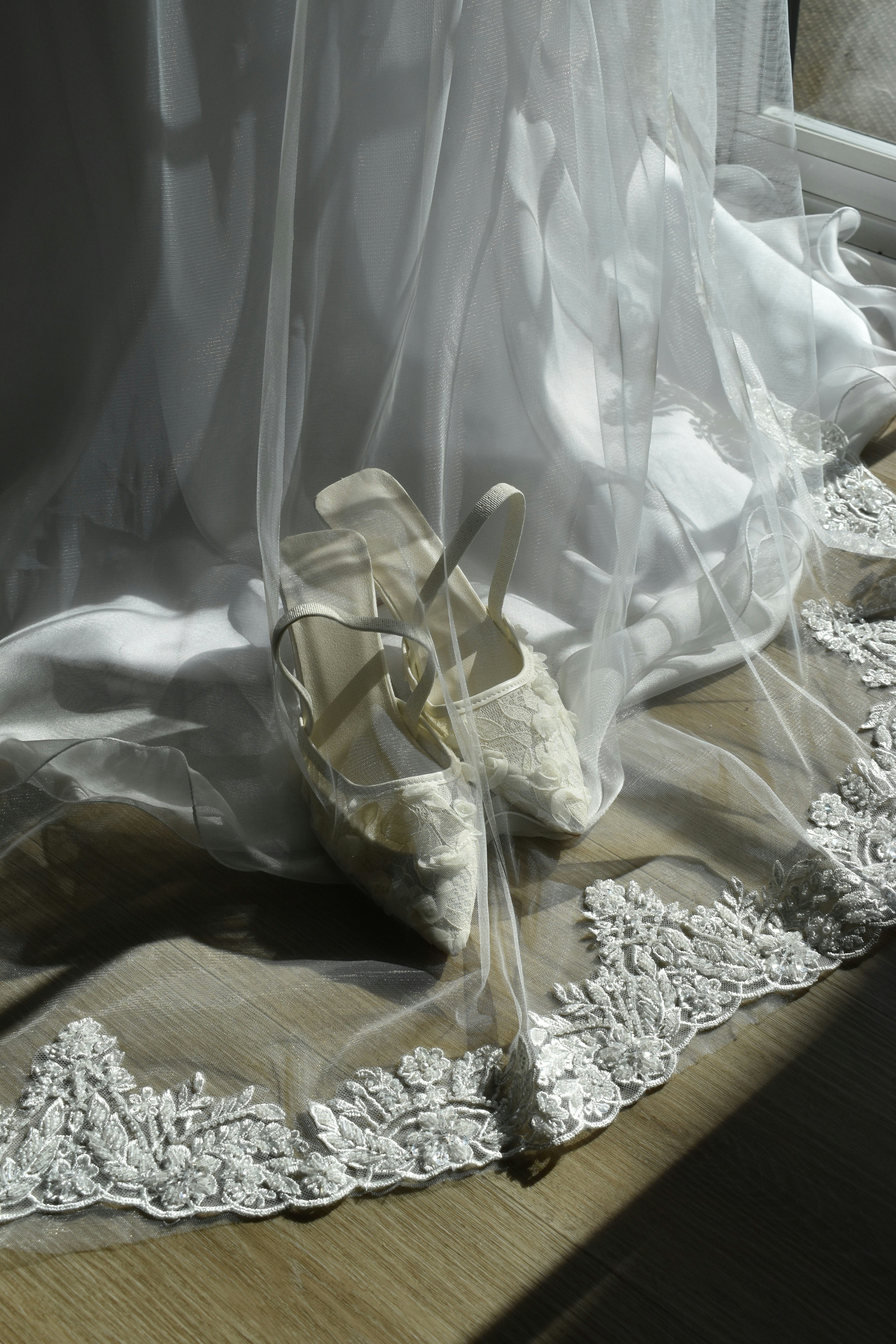 L' Zarro Vintage Bridal Purses's image