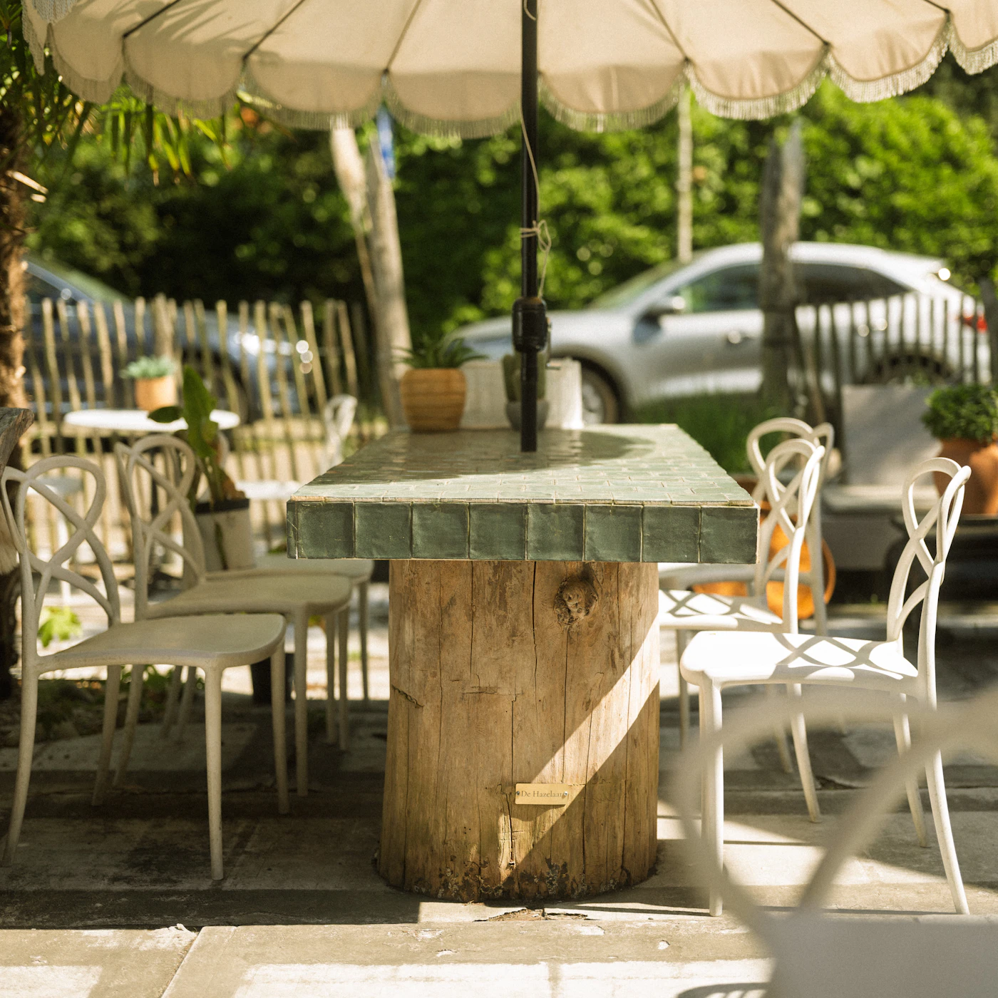 Outdoor cafe · garden