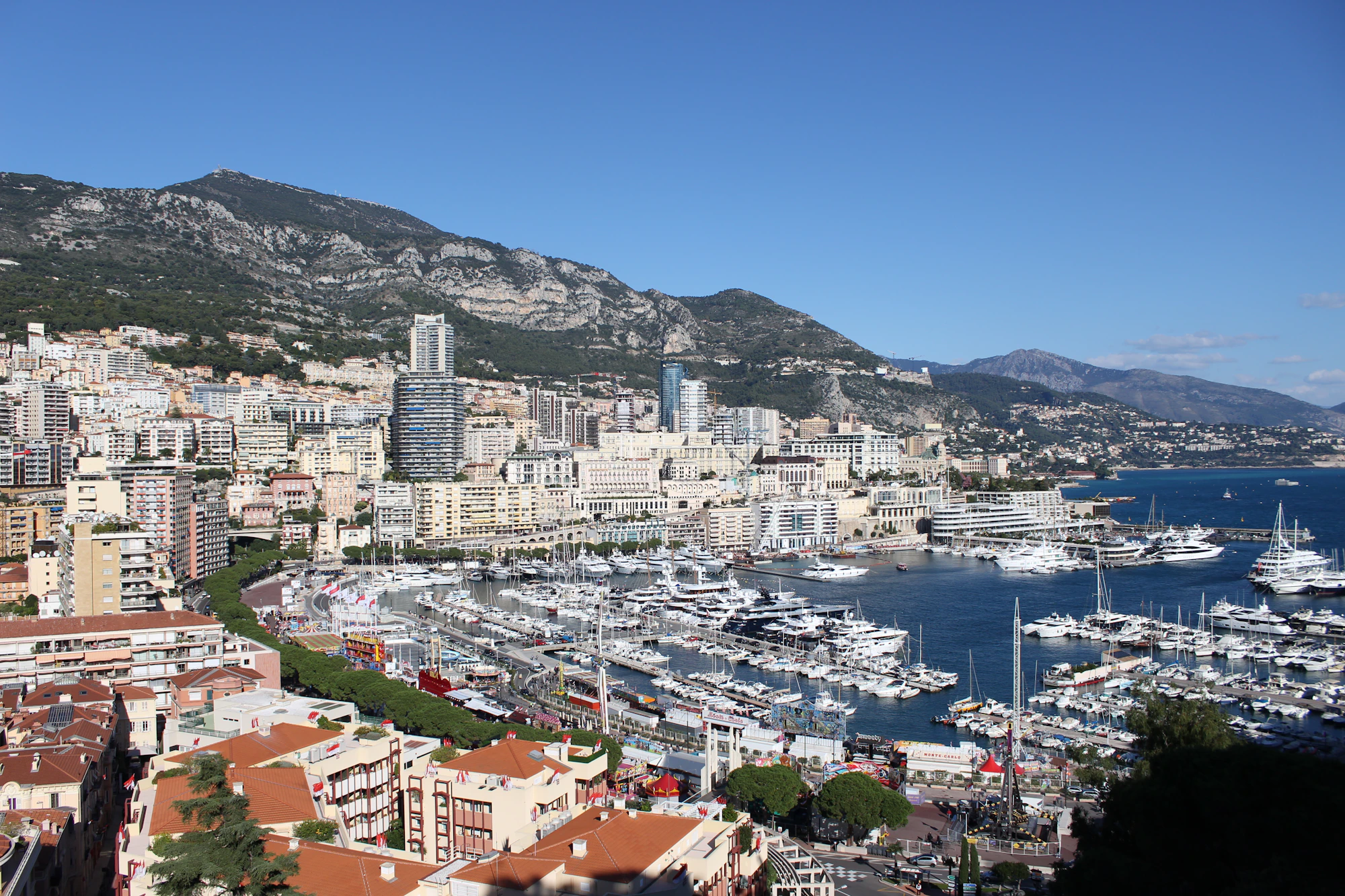 Vue panoramique de Monaco et de Monte-Carlo