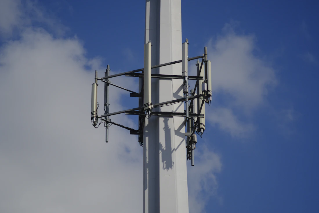 Telecommunications tower