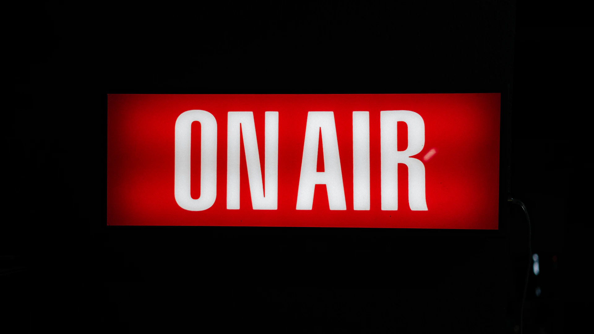 The studio is currently broadcasting: on air.