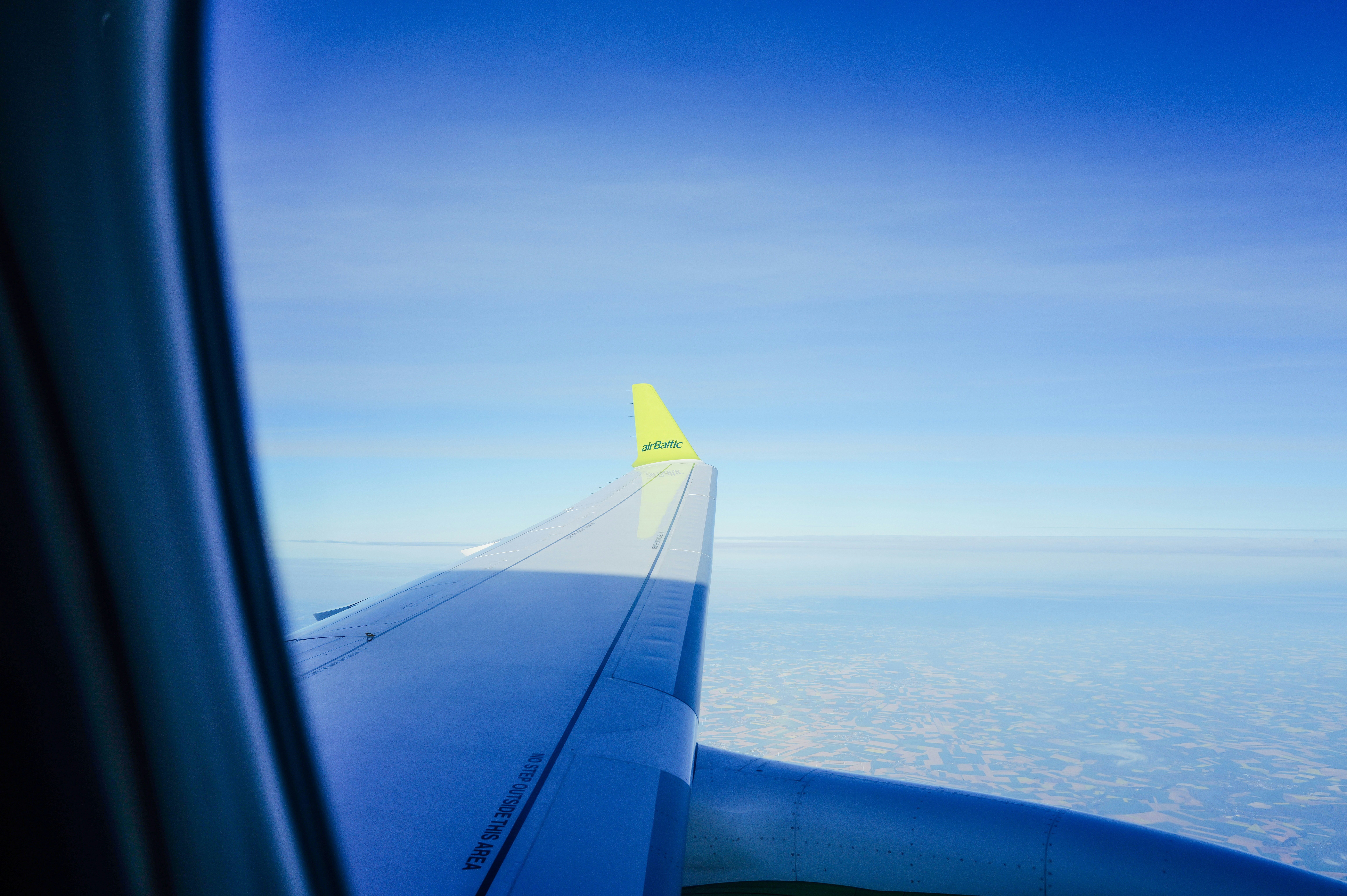 Photo by adrienolichon