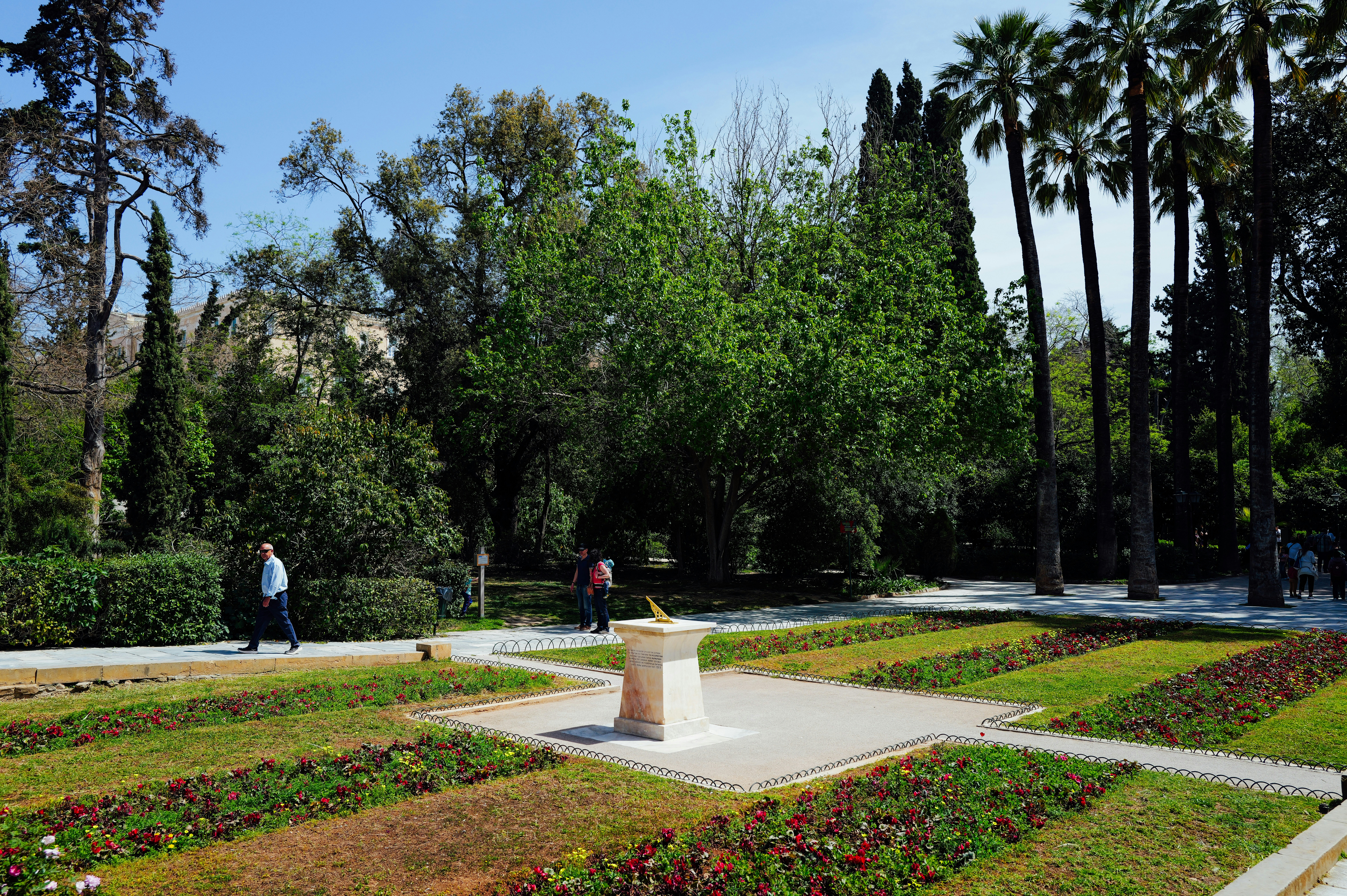 Photo by adrienolichon