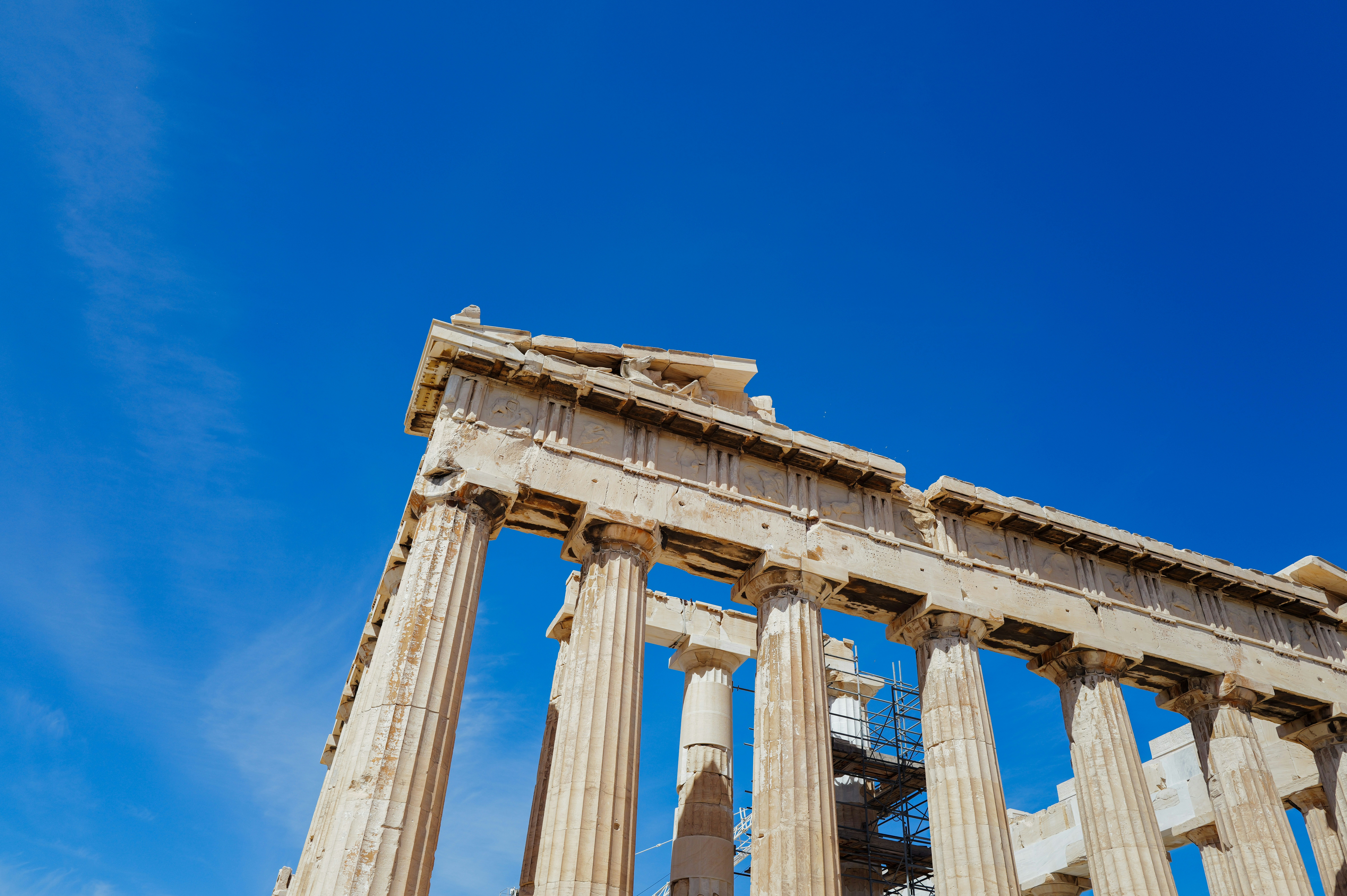 Photo by adrienolichon