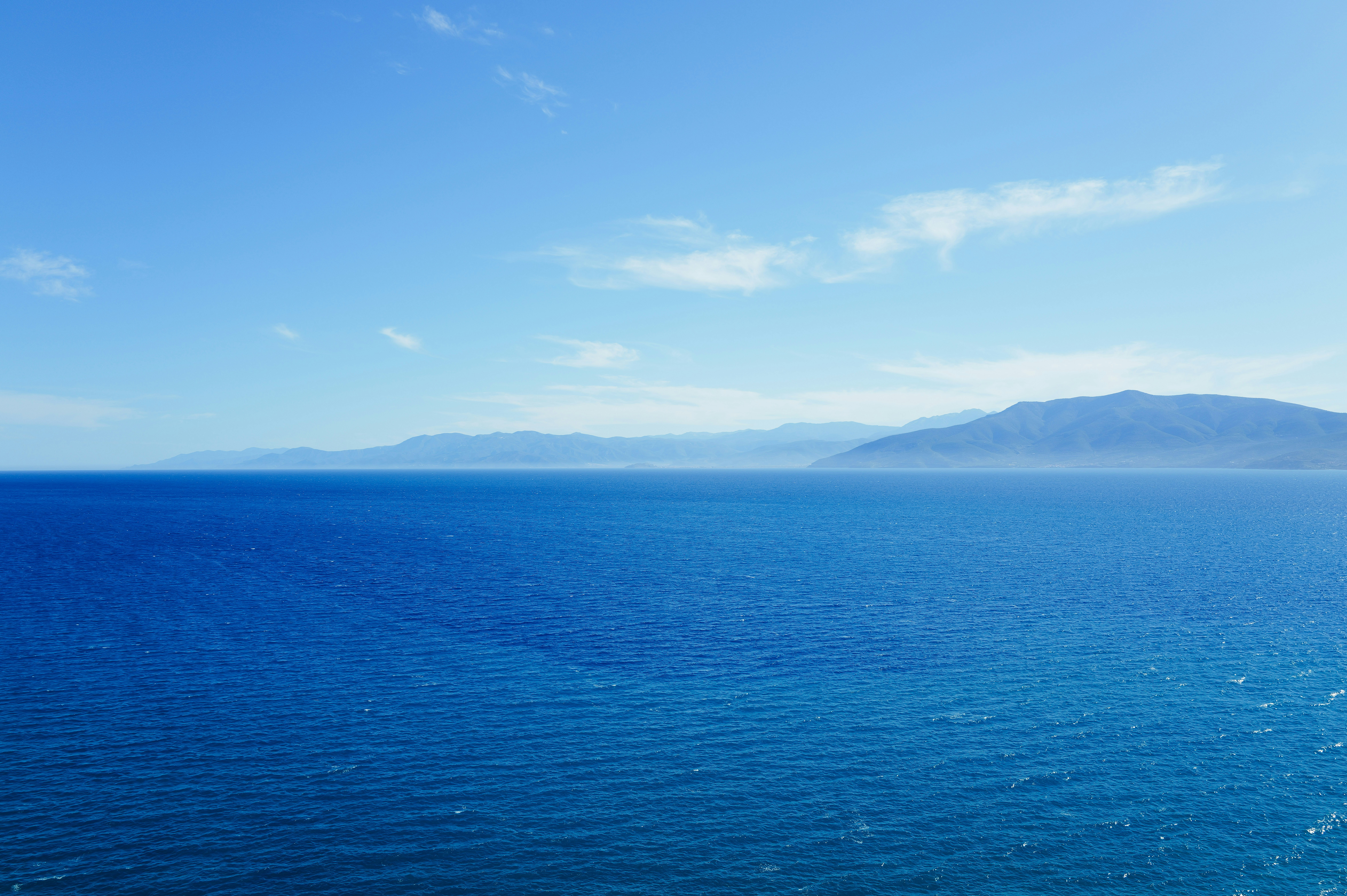 Photo by adrienolichon