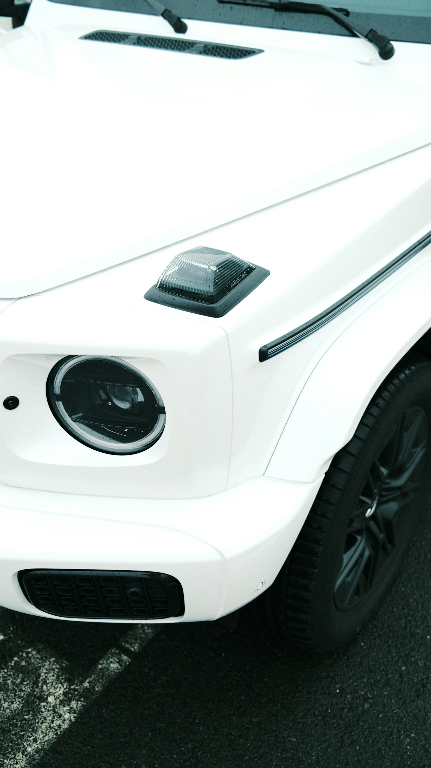 Mercedes-Benz G-Class alloy wheel detail