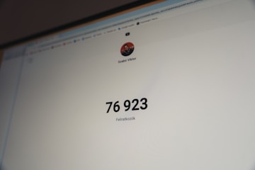 YouTube channel header and subscriber count — banner dimensions guide