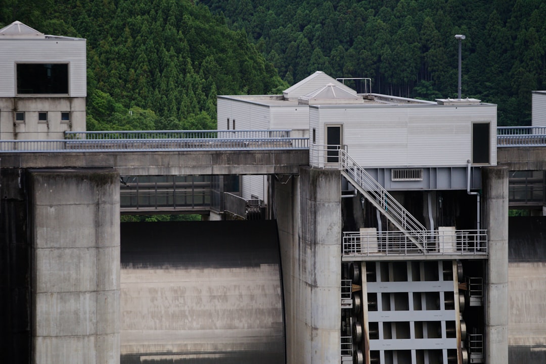 modern hydroelectric facility construction site - cost of building hydroelectric dams modern hydroelectric facility construction site - cost of building hydroelectric dams