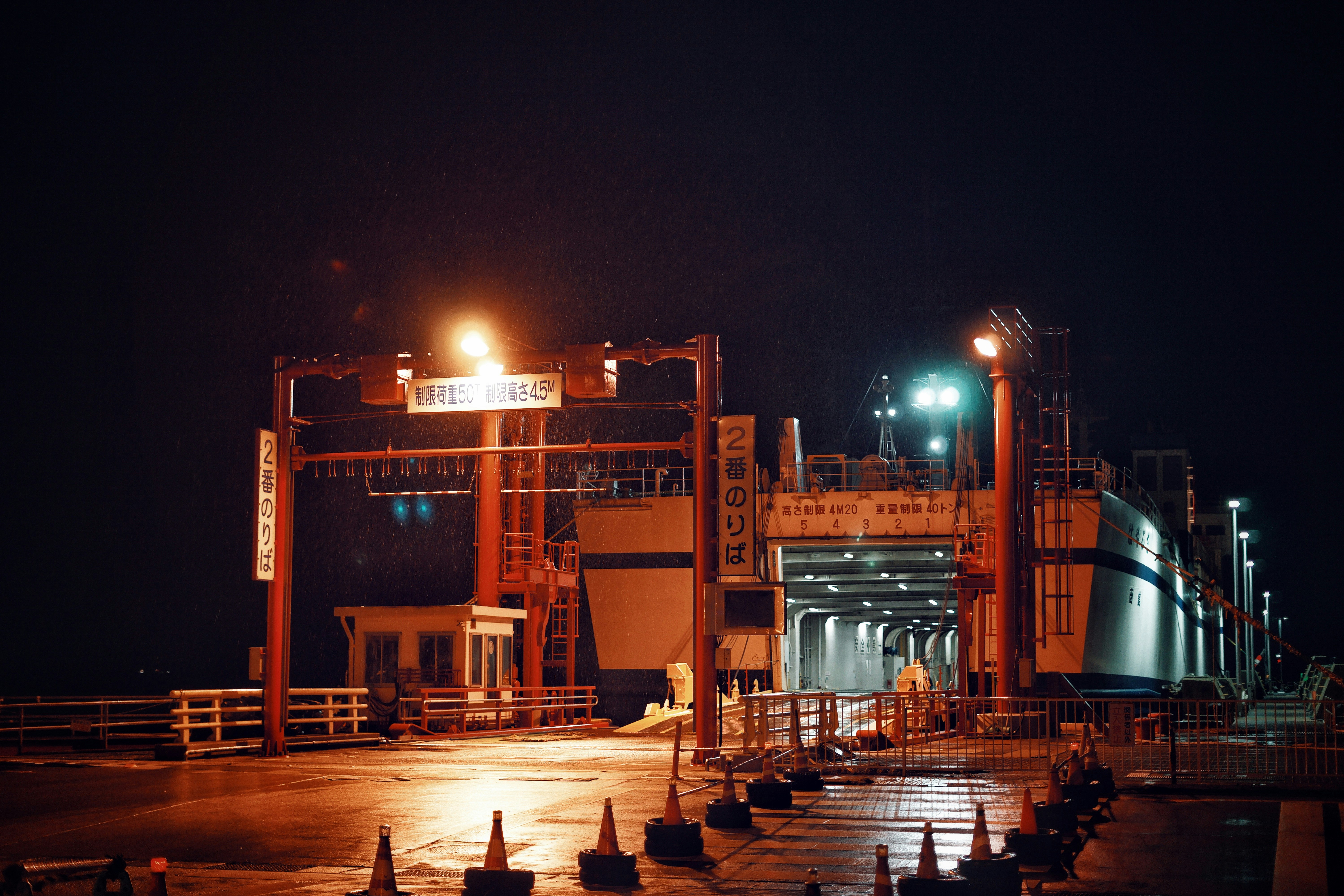 US LNG Exporters Face Headwinds as Chinese Demand Falters