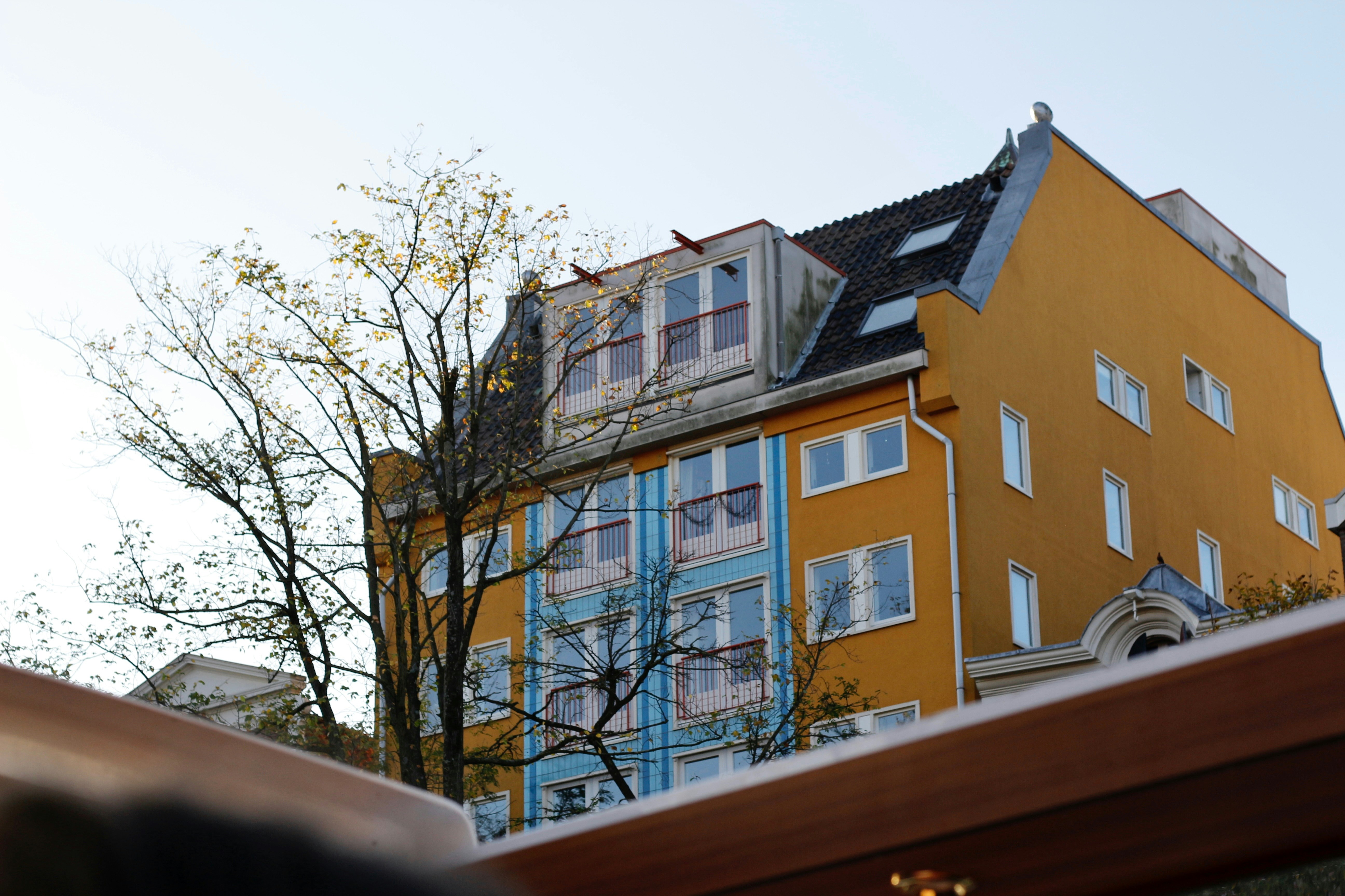Family enjoying amenities at Comfort Hotel Gøteborg