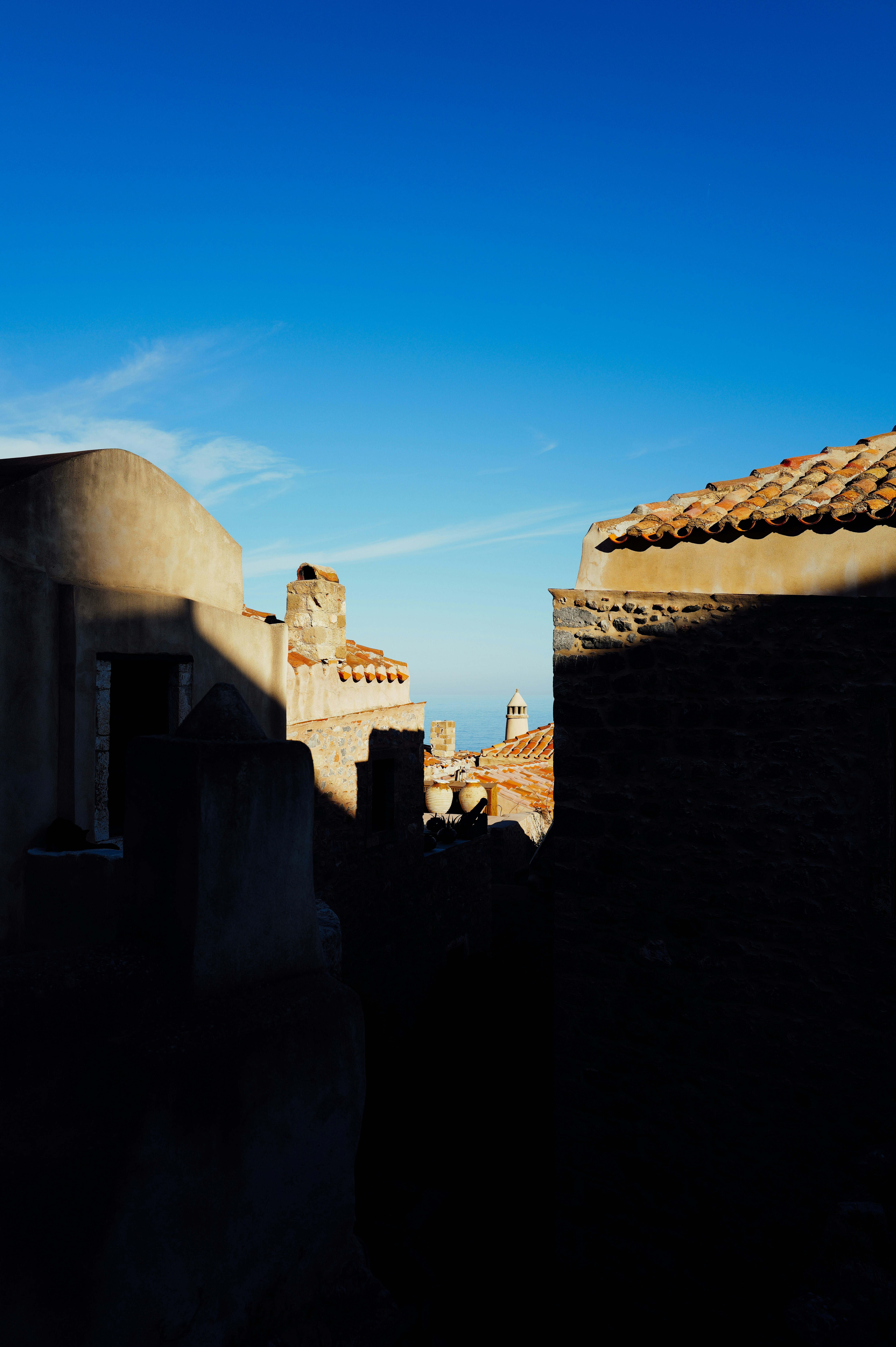 Photo by adrienolichon