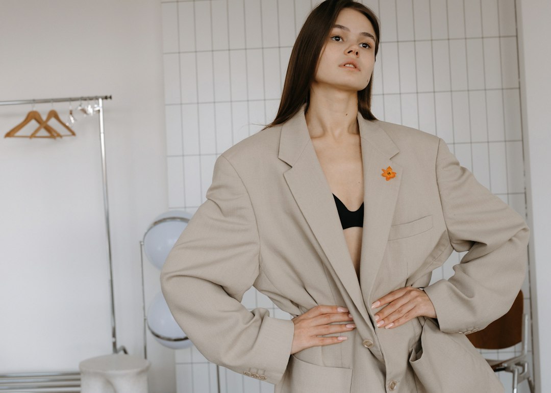 tailored blazer detail
