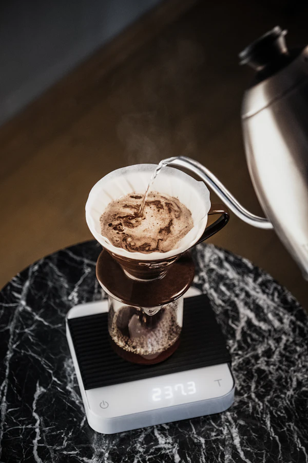Brewing V60 coffee with a digital scale and gooseneck kettle