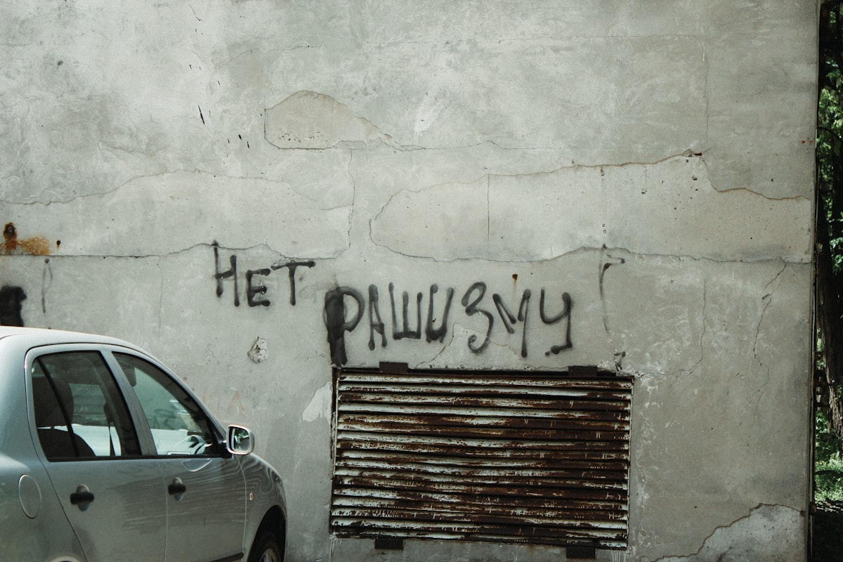 Erasca (ERAS): When Yahoo Sells You a "Bullish Thesis" and Delivers a Wall of Cookies