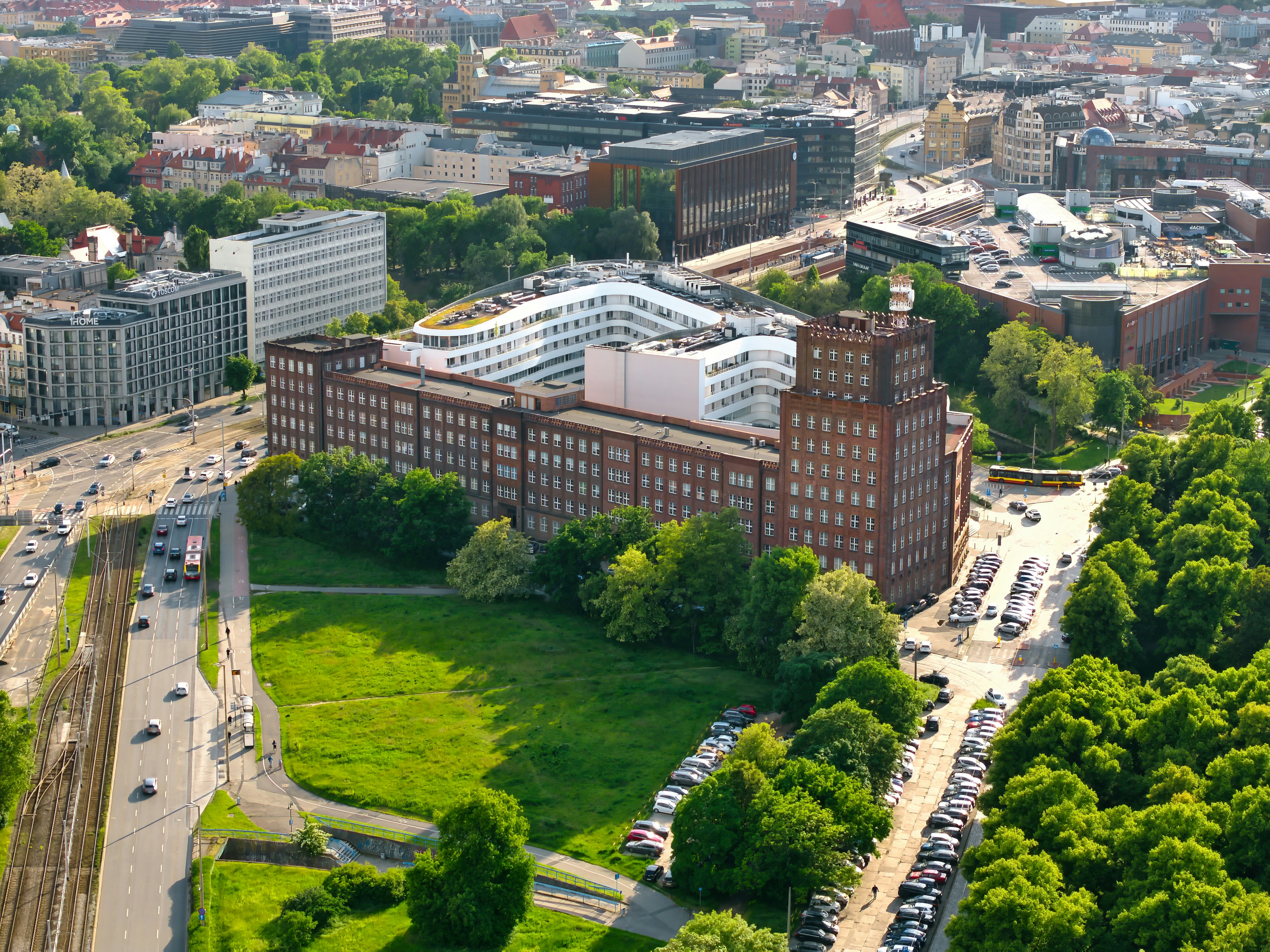 Aerial view of Västra Hamnen showcasing green buildings and public spaces
