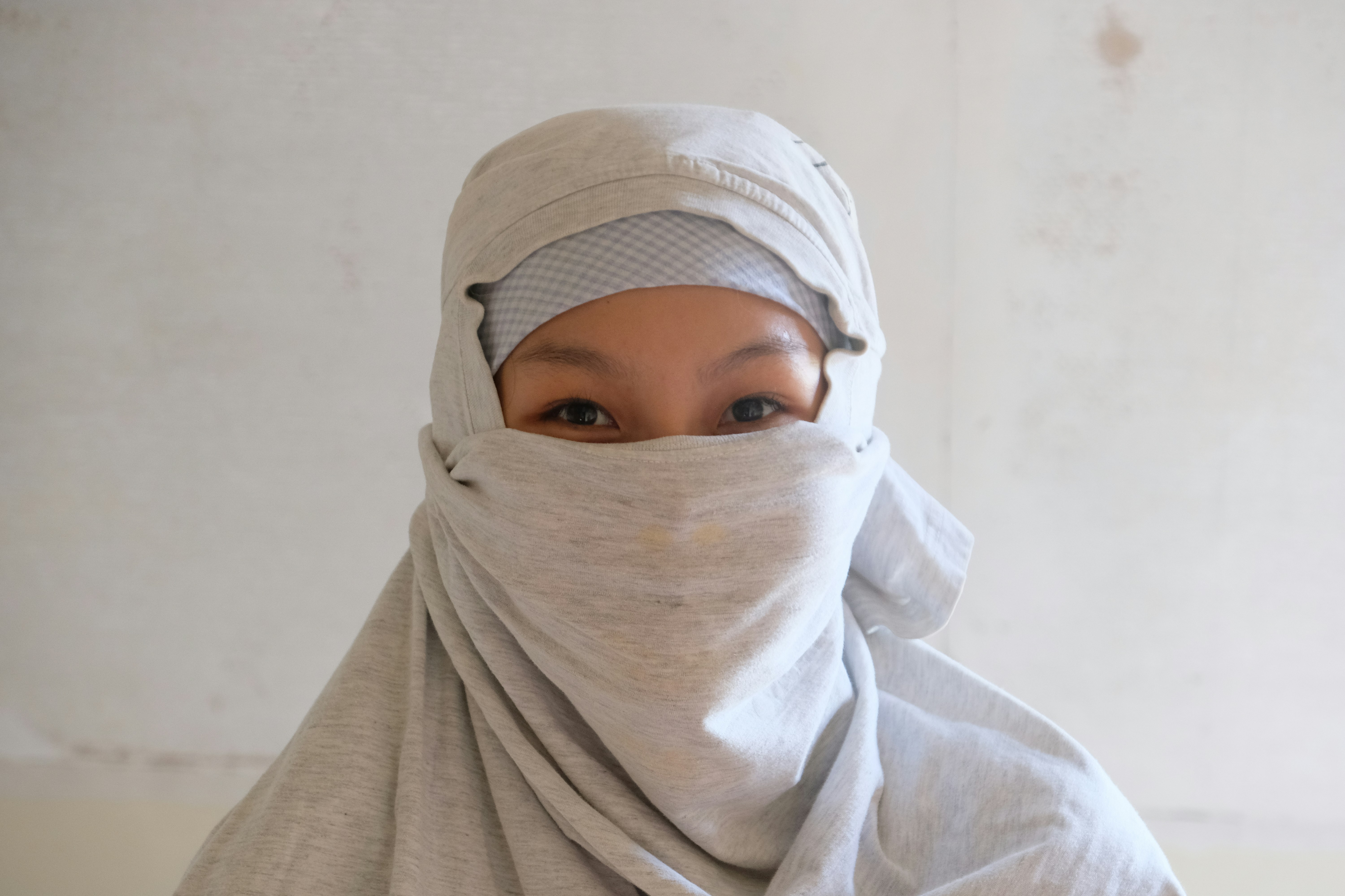 امرأة مغربية في روتين العناية بالبشرة