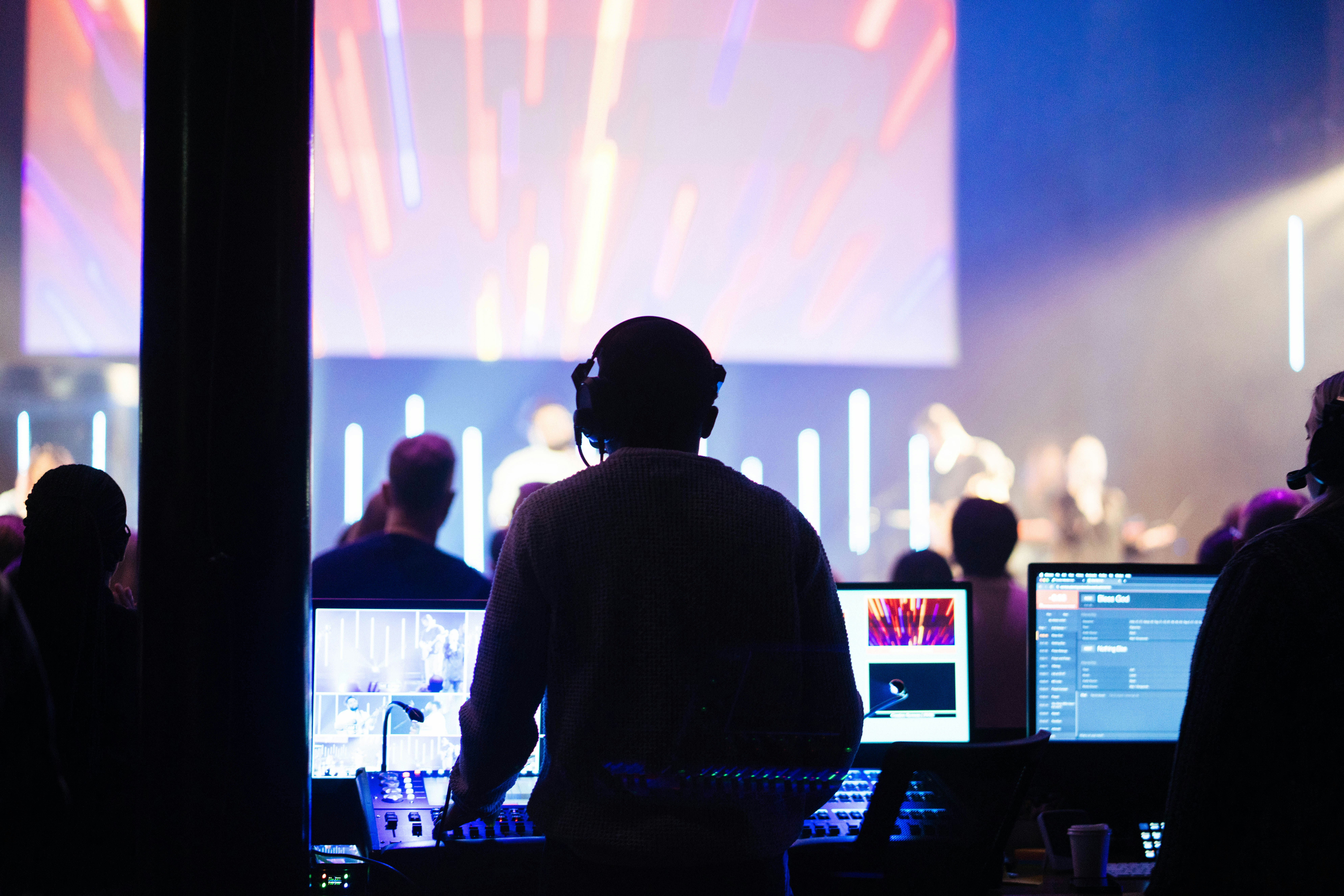 Photo by philhearing