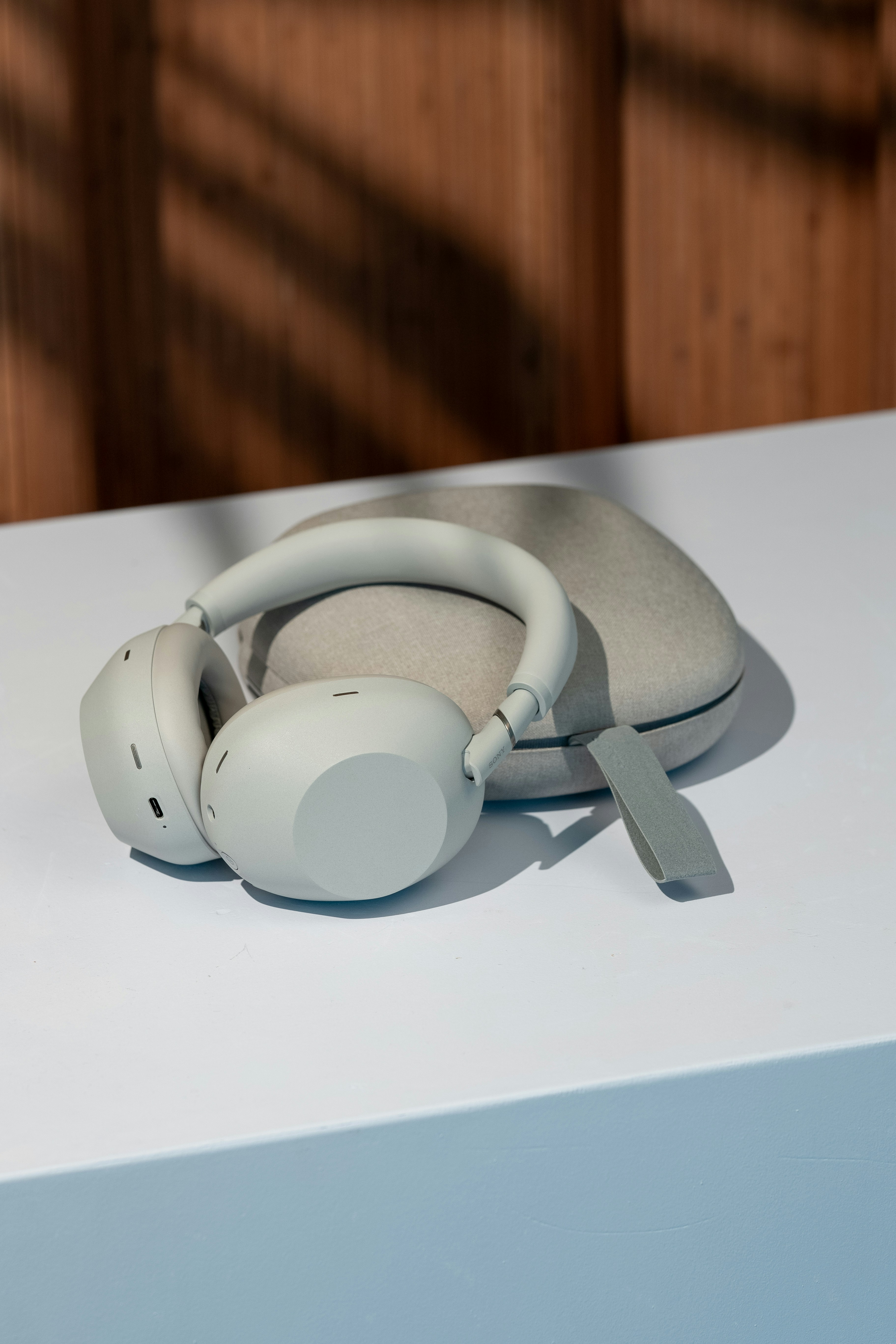 Sony WH-1000XM6 White Bluetooth Wirless Headphones with Noise Cancellation