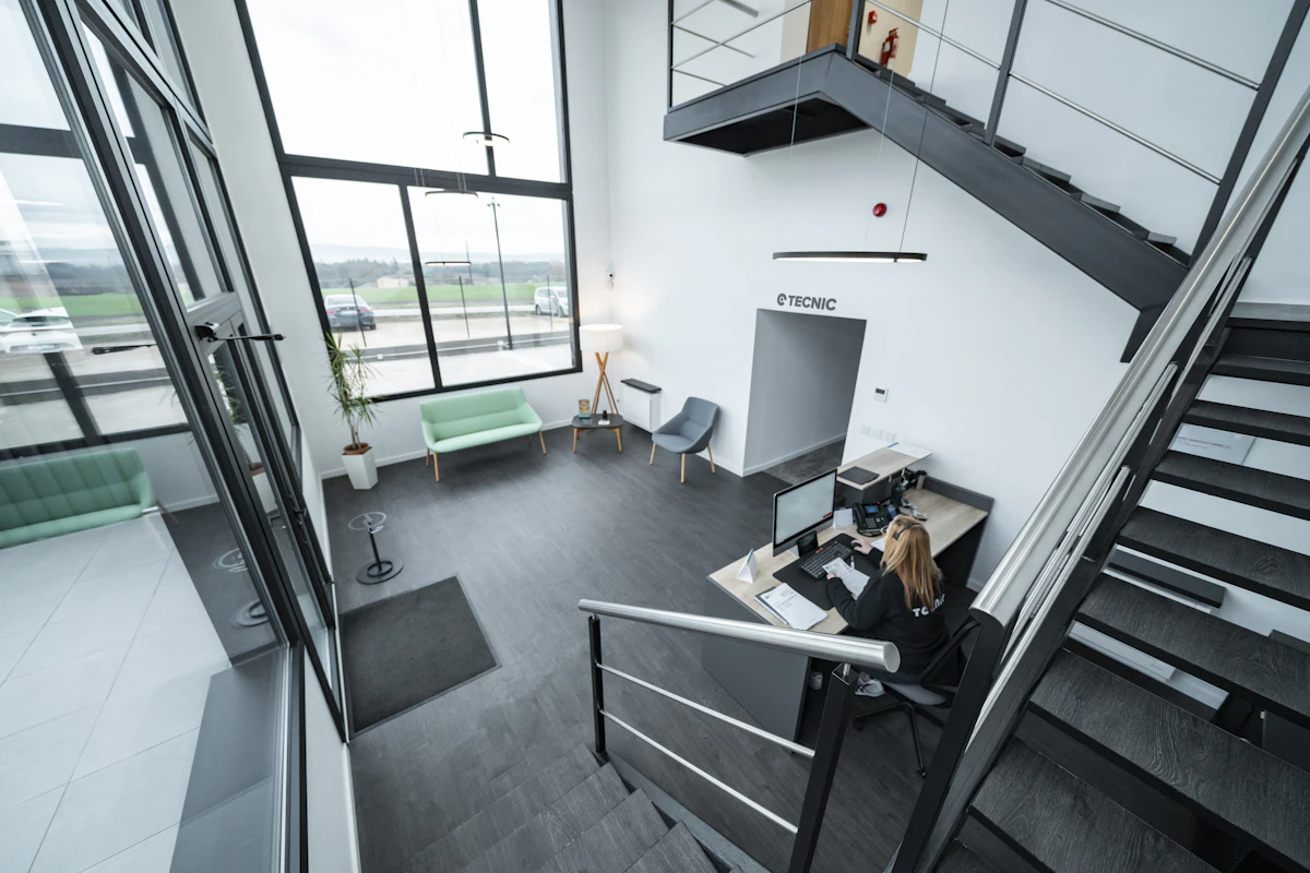 Execute stage — commercial interior process