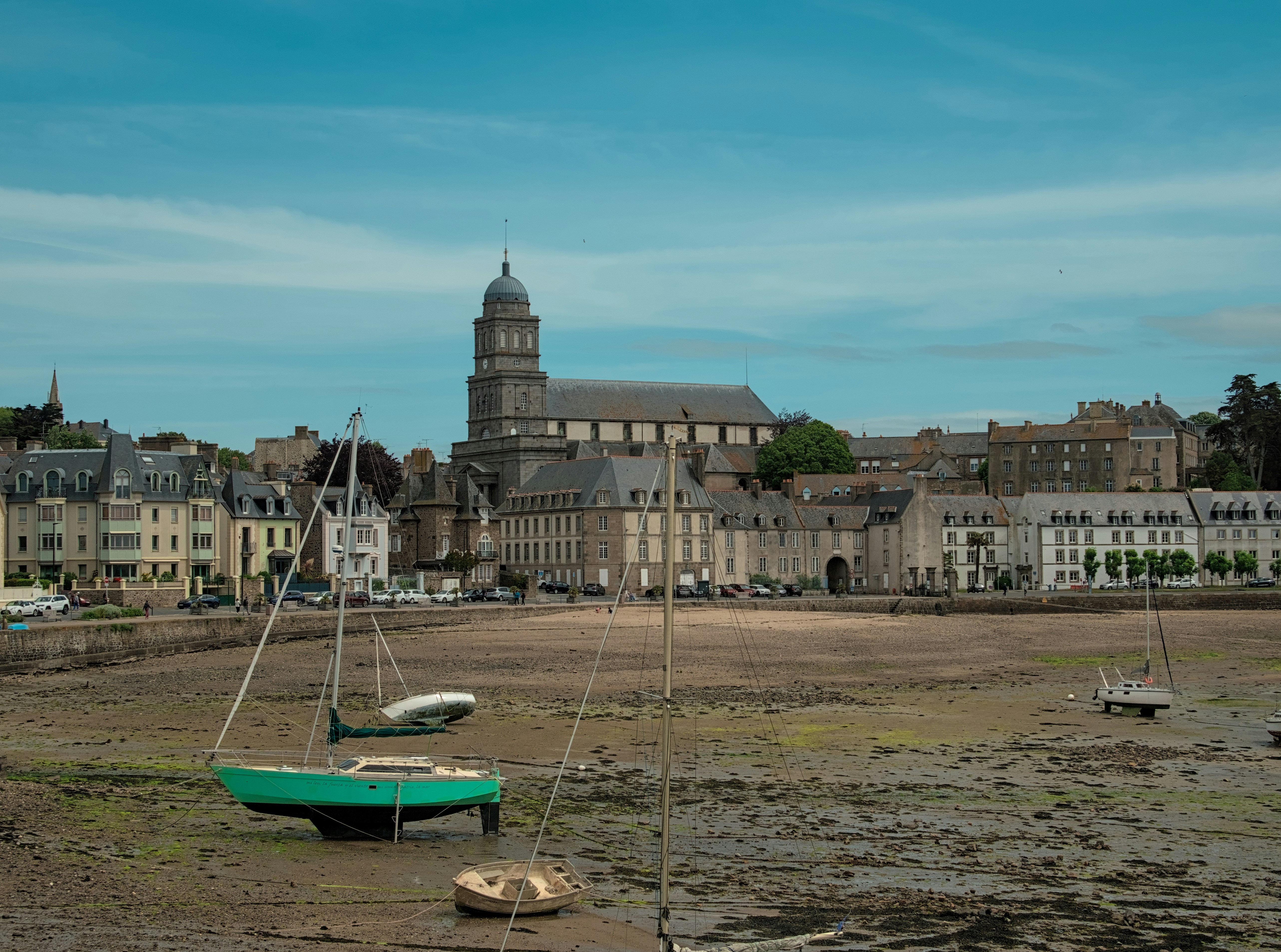 Port miniature