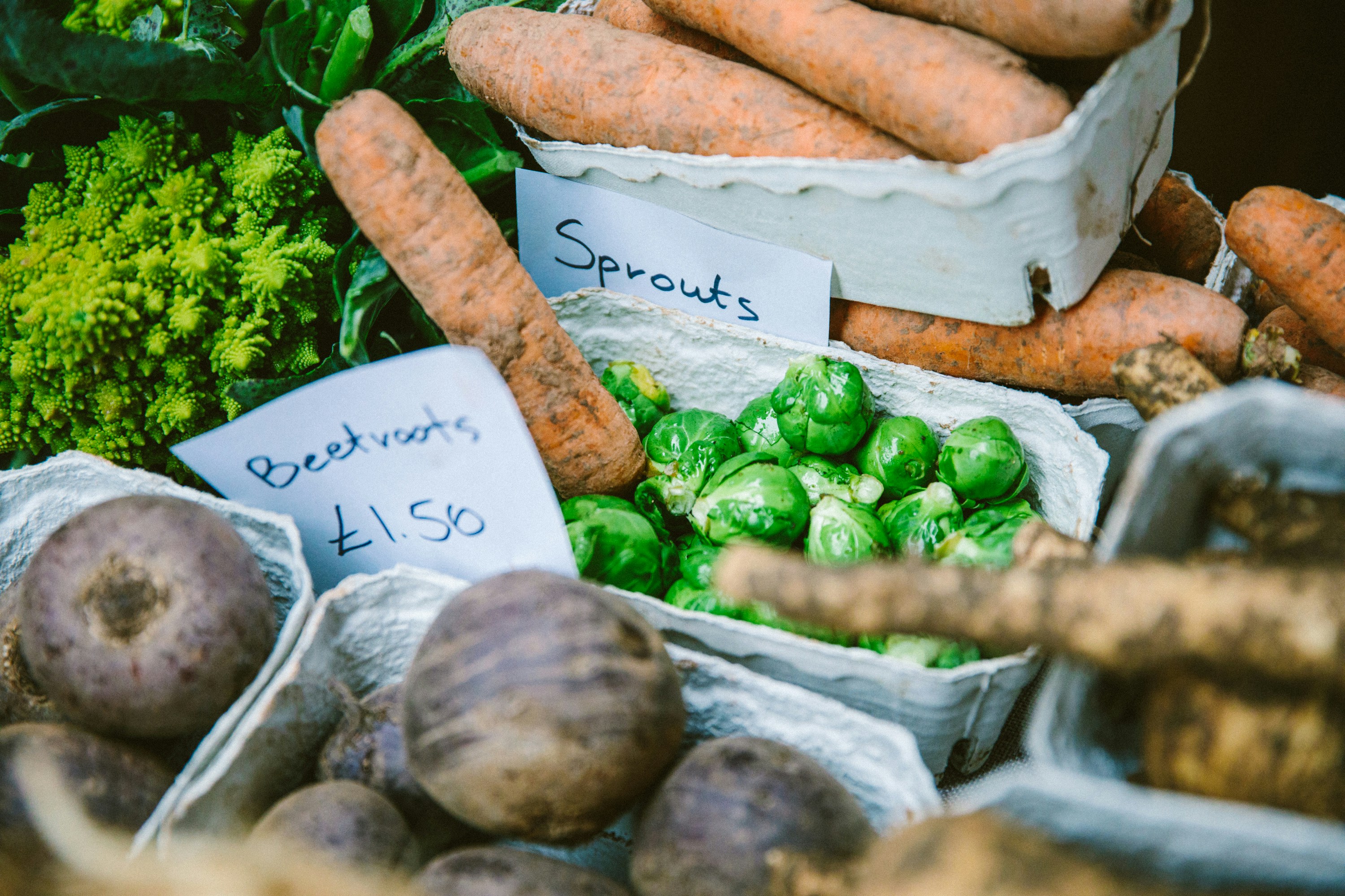 fresh vegetables at farmers market - locally sourced ingredients