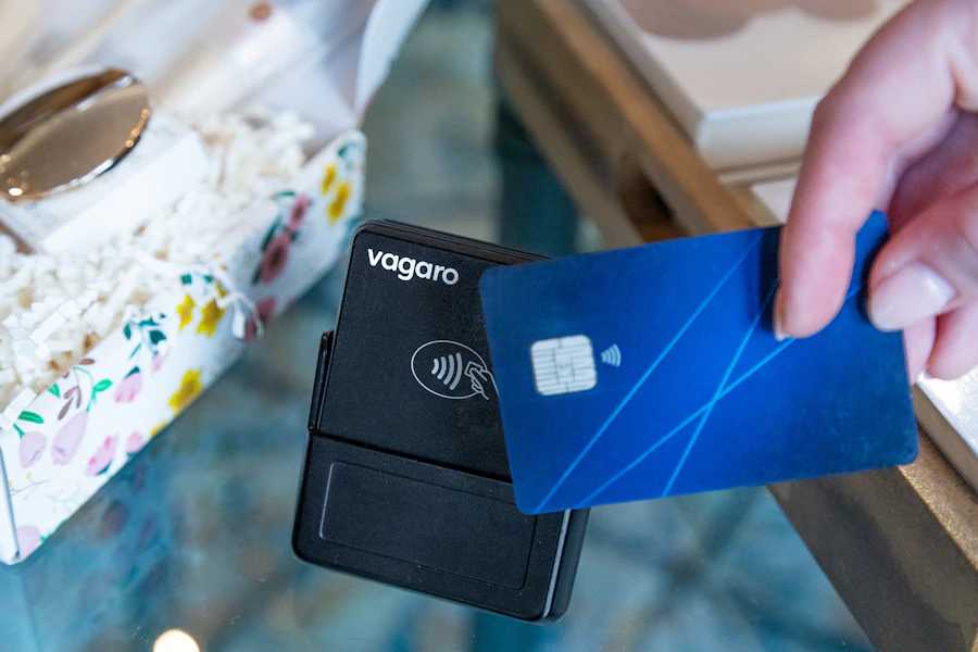 Contactless card payment at a checkout terminal