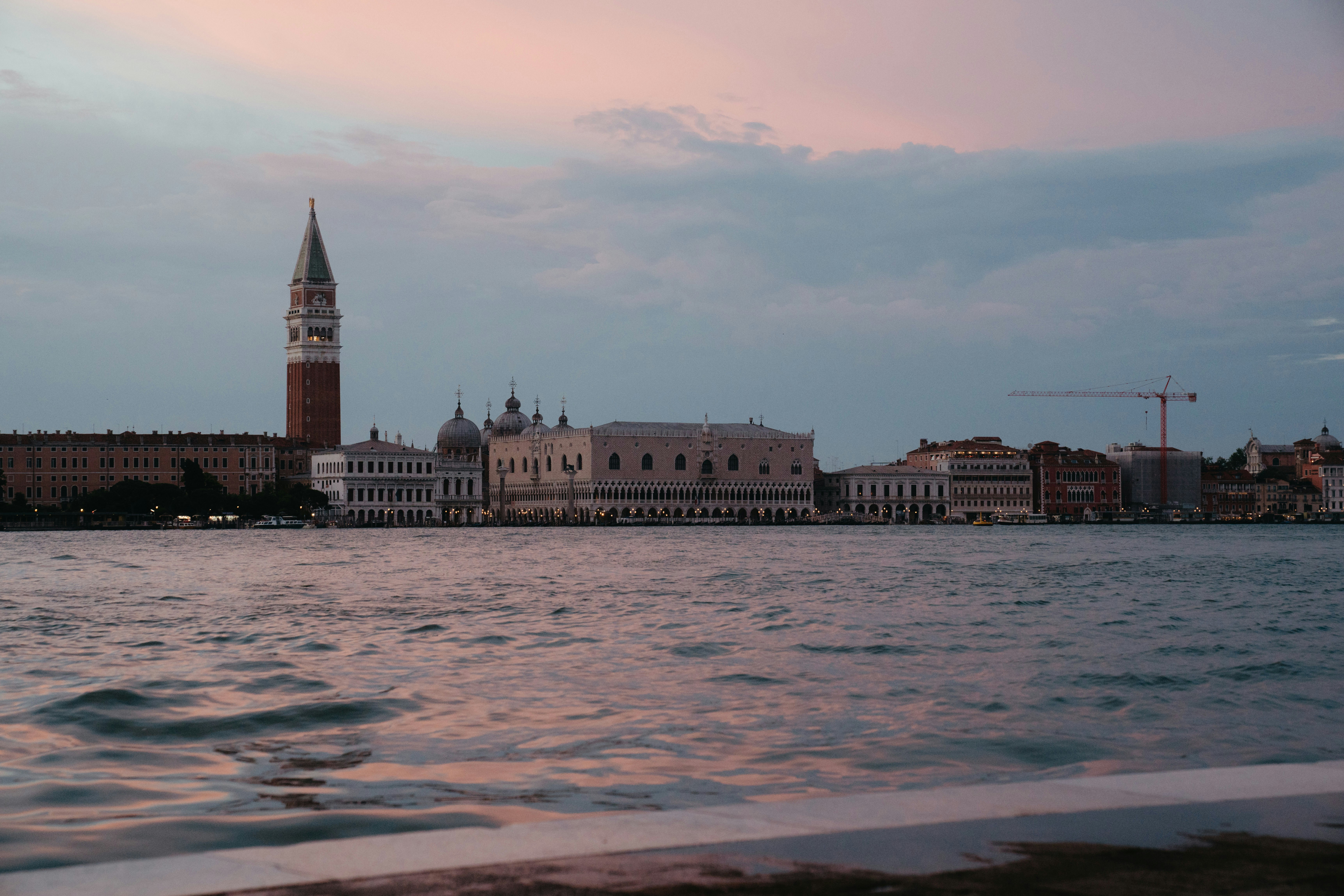 Prepare To Uncover Necessary Ideas For Locating The Ideal Ophthalmologist For Your Eye Health, However Do You Understand What To Prioritize In Your Search?