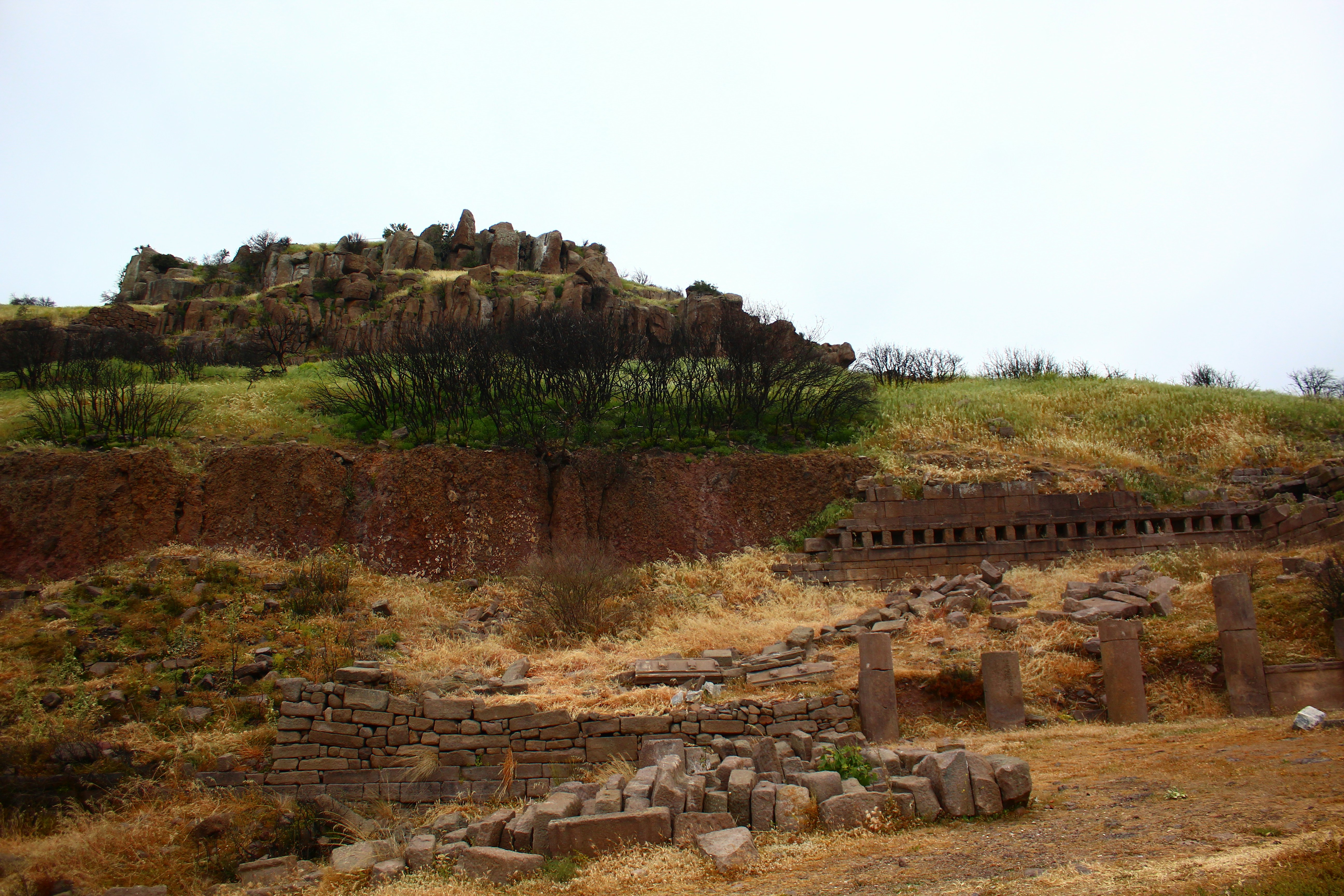 Mystra: Kota Fantasi yang Terukir di Batu - Surga Bagi Pecinta Sejarah dan eSIM Traveler