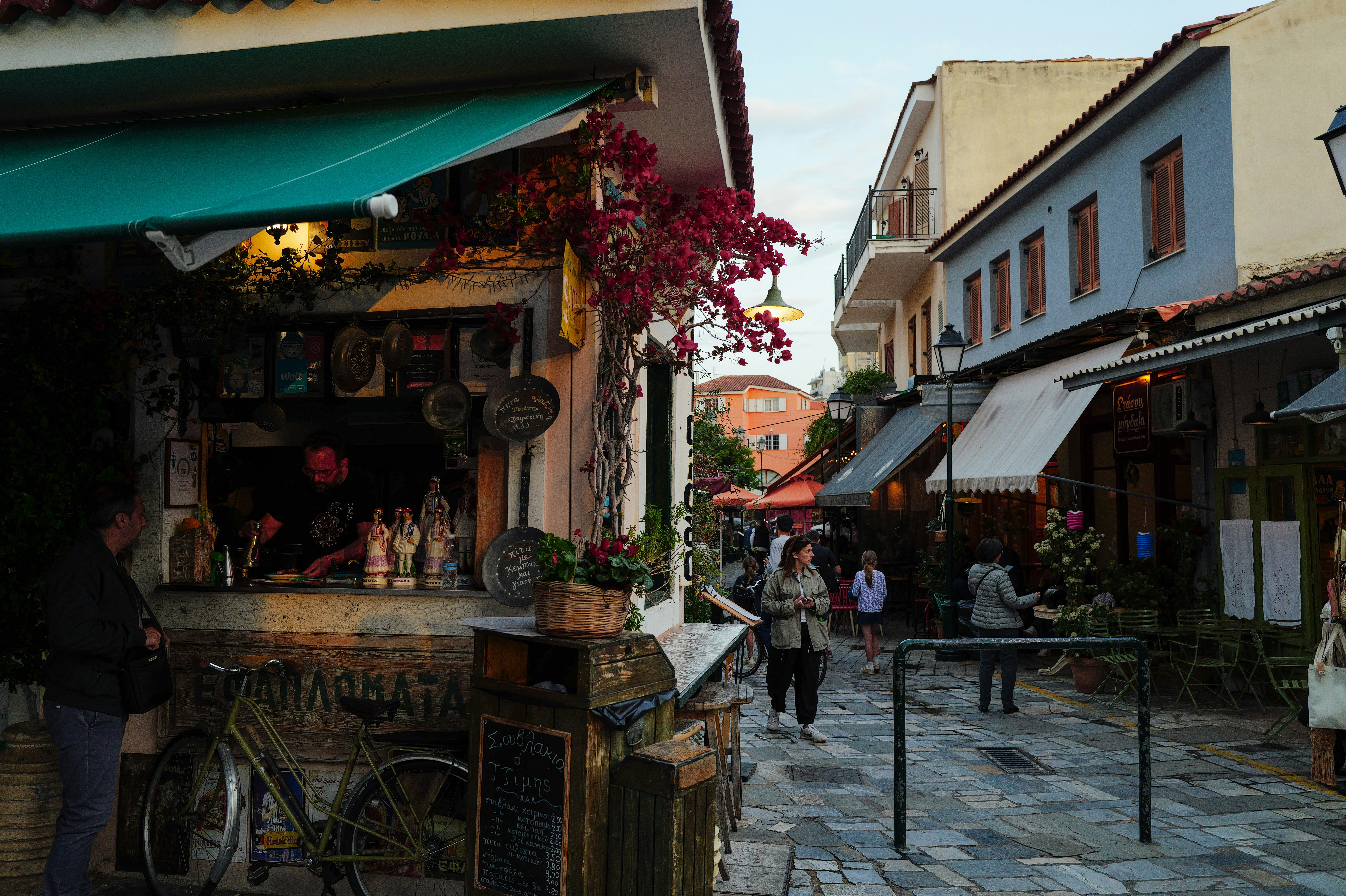 Photo by adrienolichon