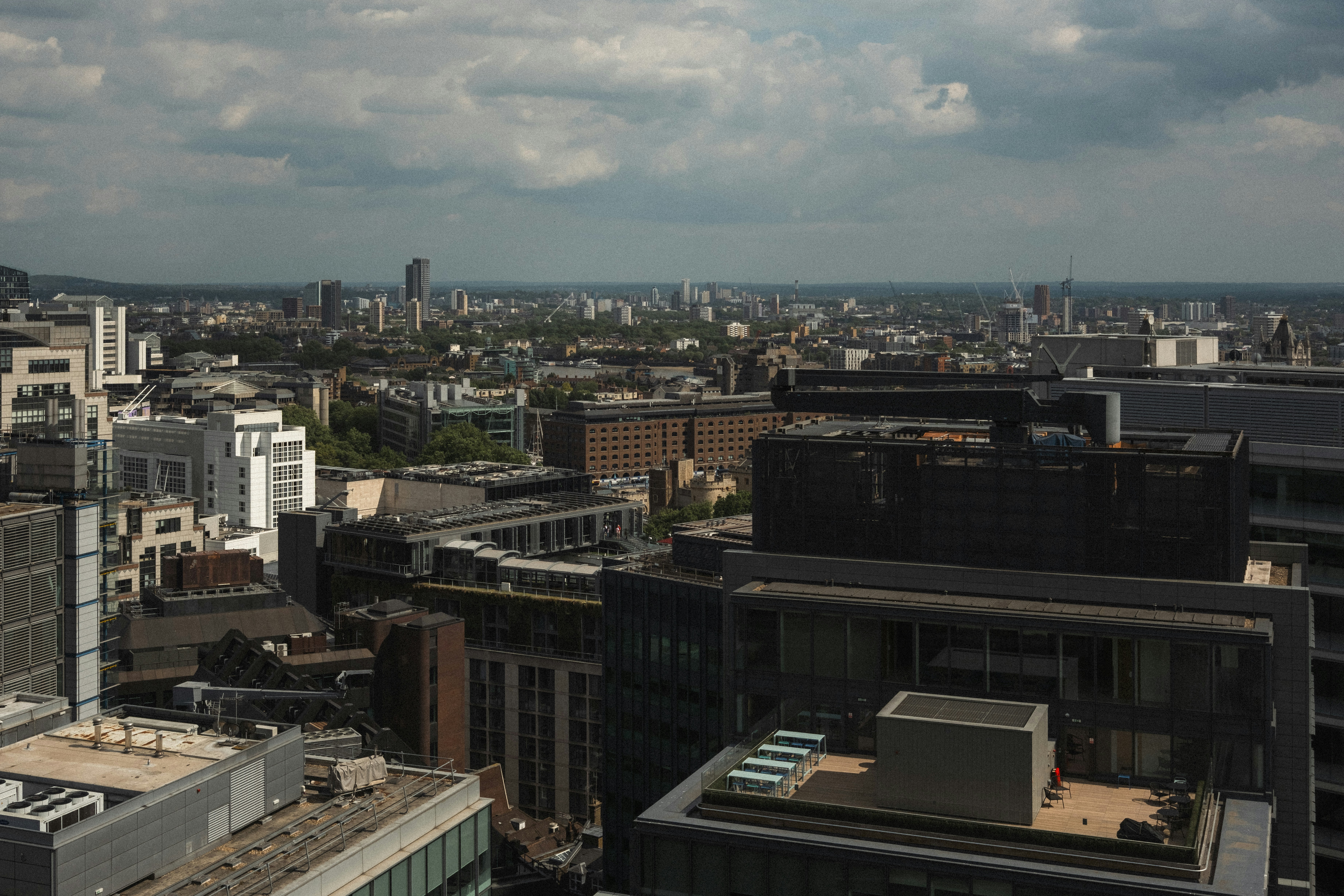 Photo by throughalekslens