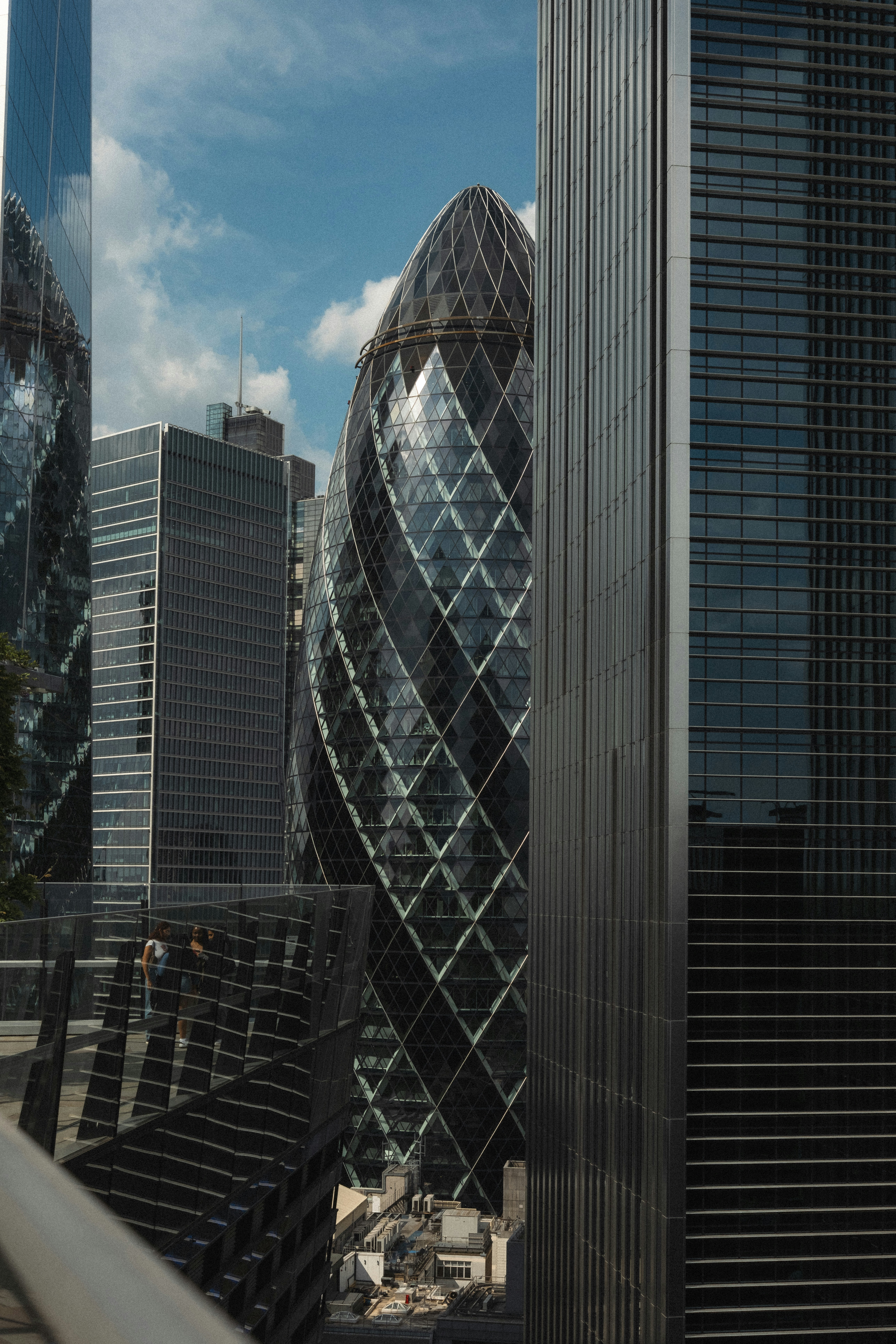 Photo by throughalekslens